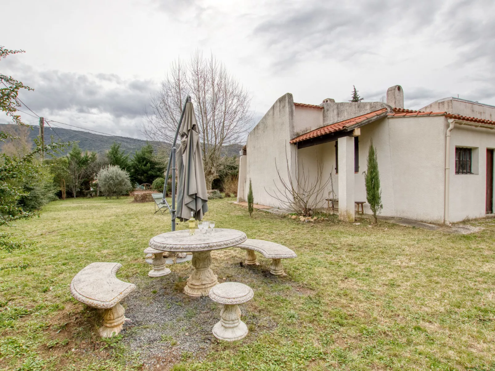 Le Hameau des Launes-Outside