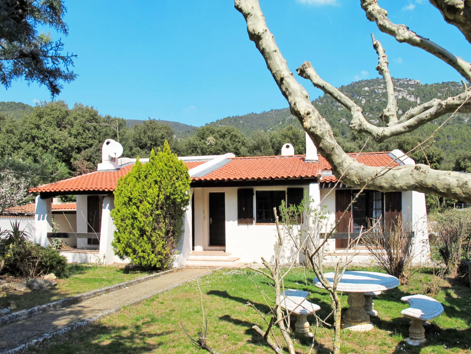 Le Hameau des Launes-Outside