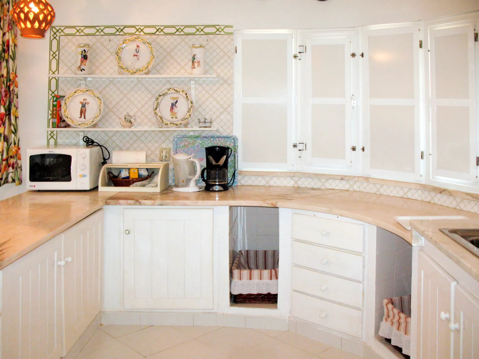 Luz Romana B2-Inside