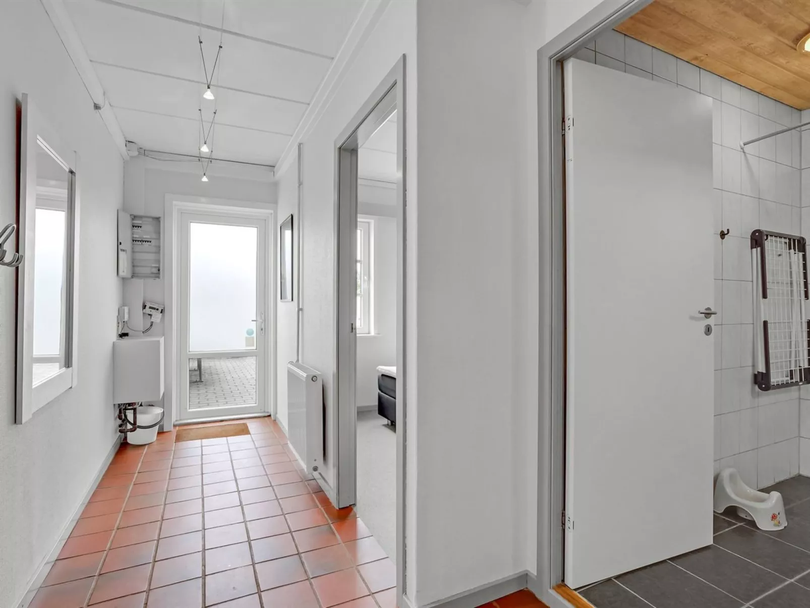 "Efraima" - 1.7km from the sea-Inside