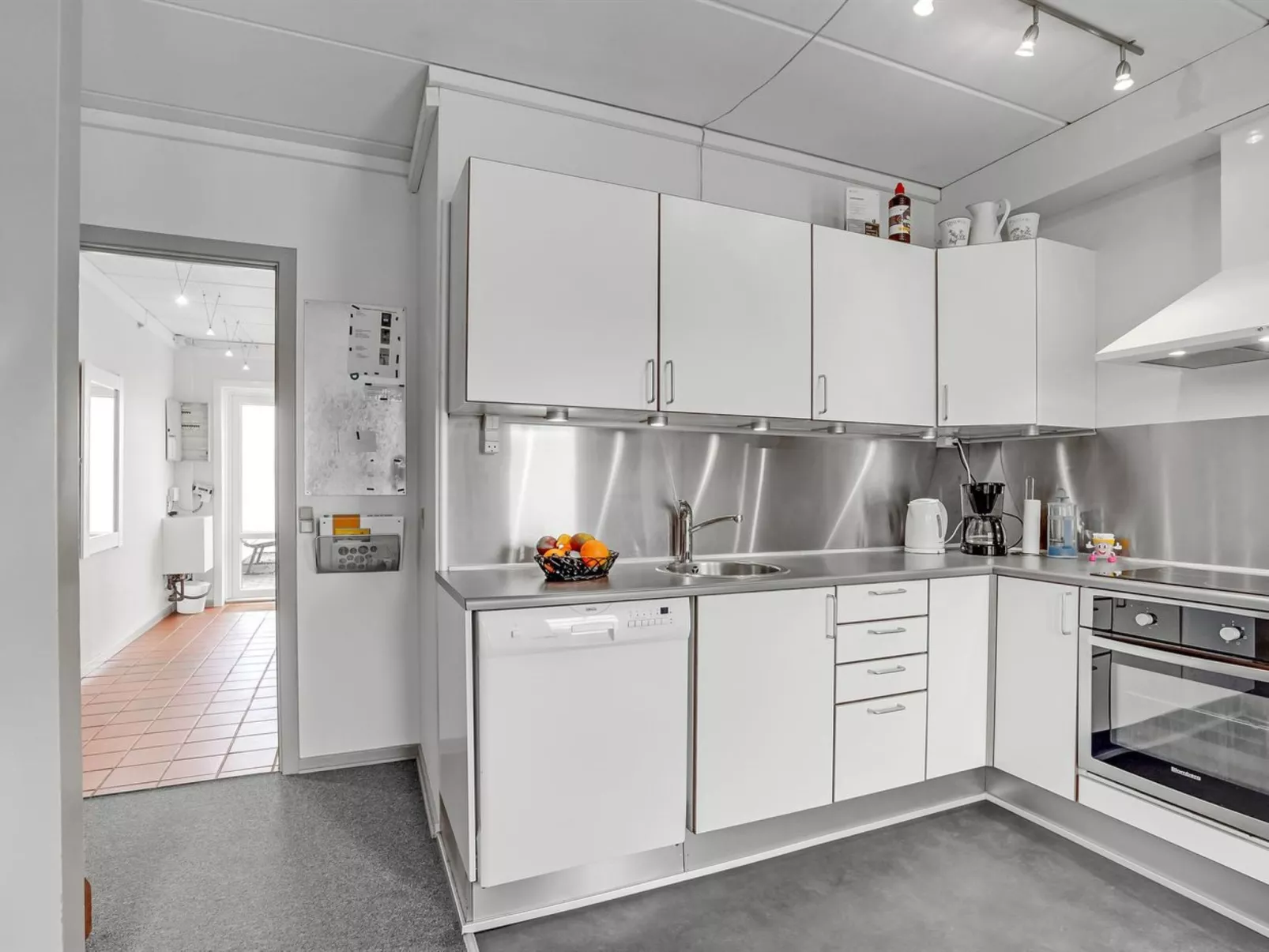 "Efraima" - 1.7km from the sea-Inside