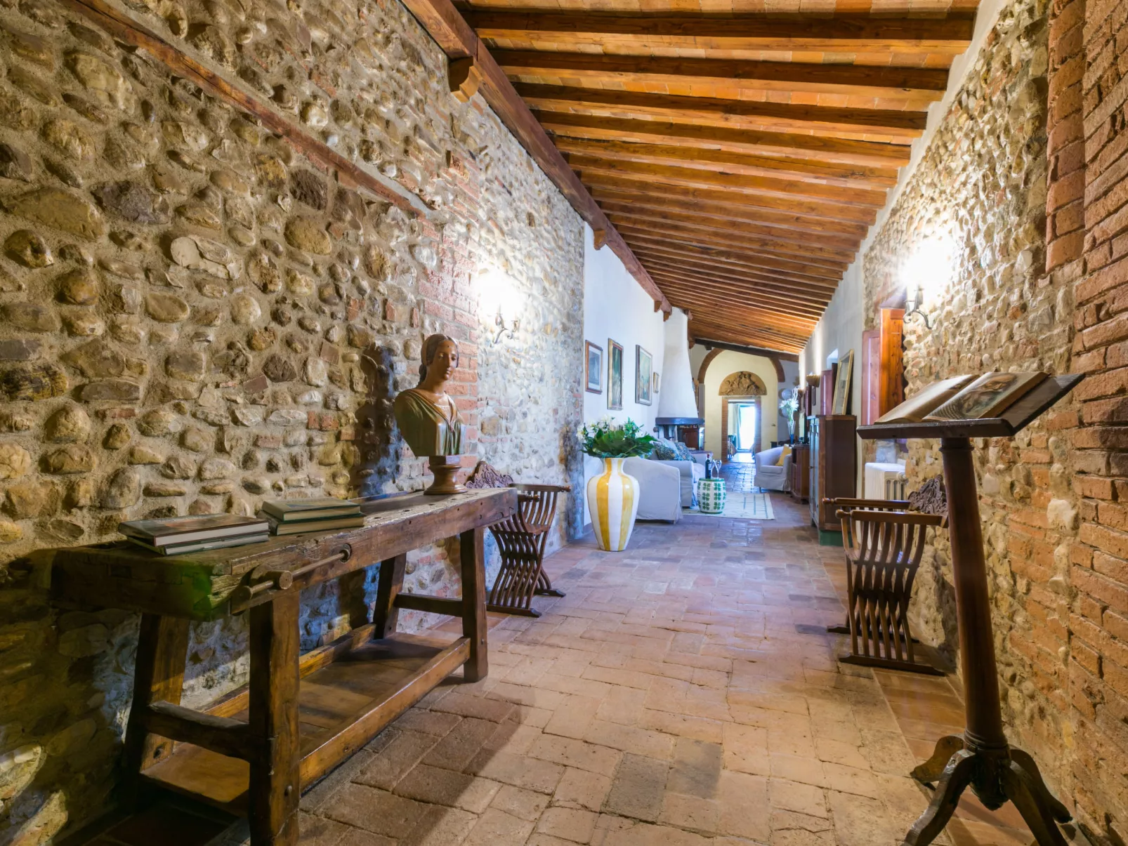 Il Convento-Inside
