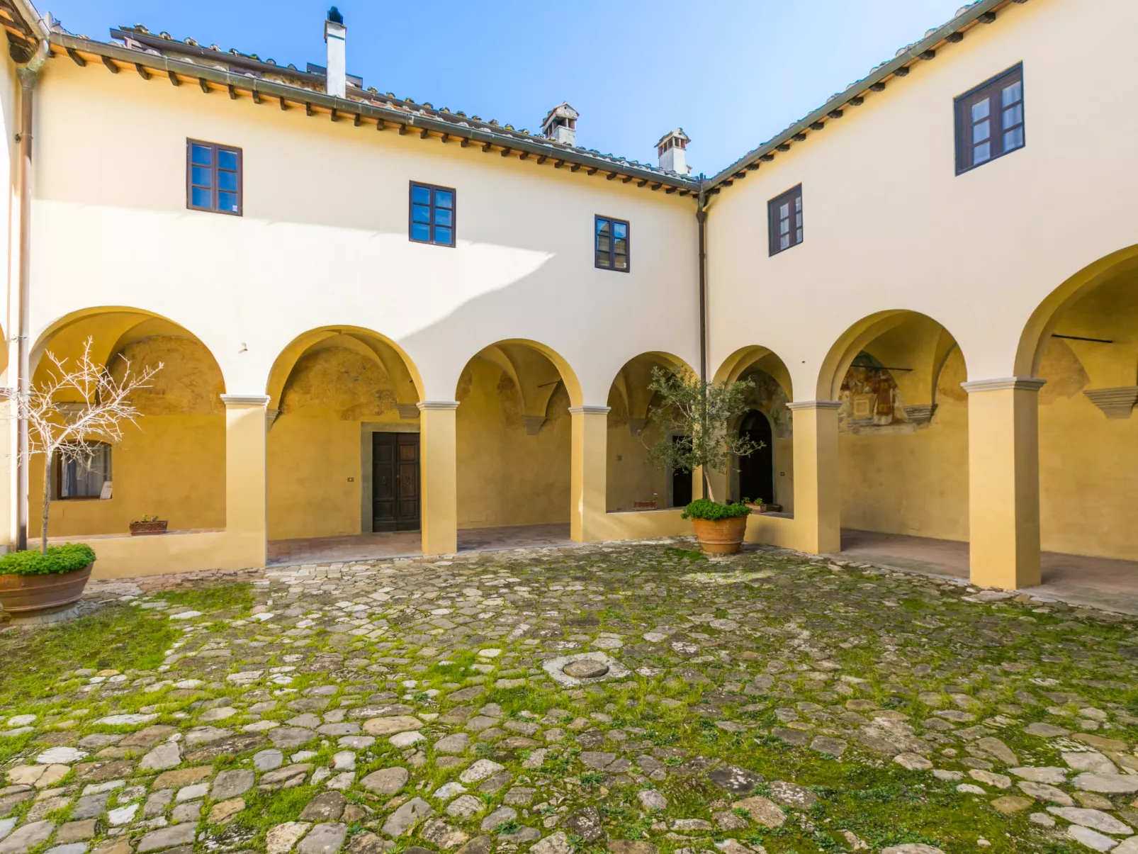 Il Convento-Outside