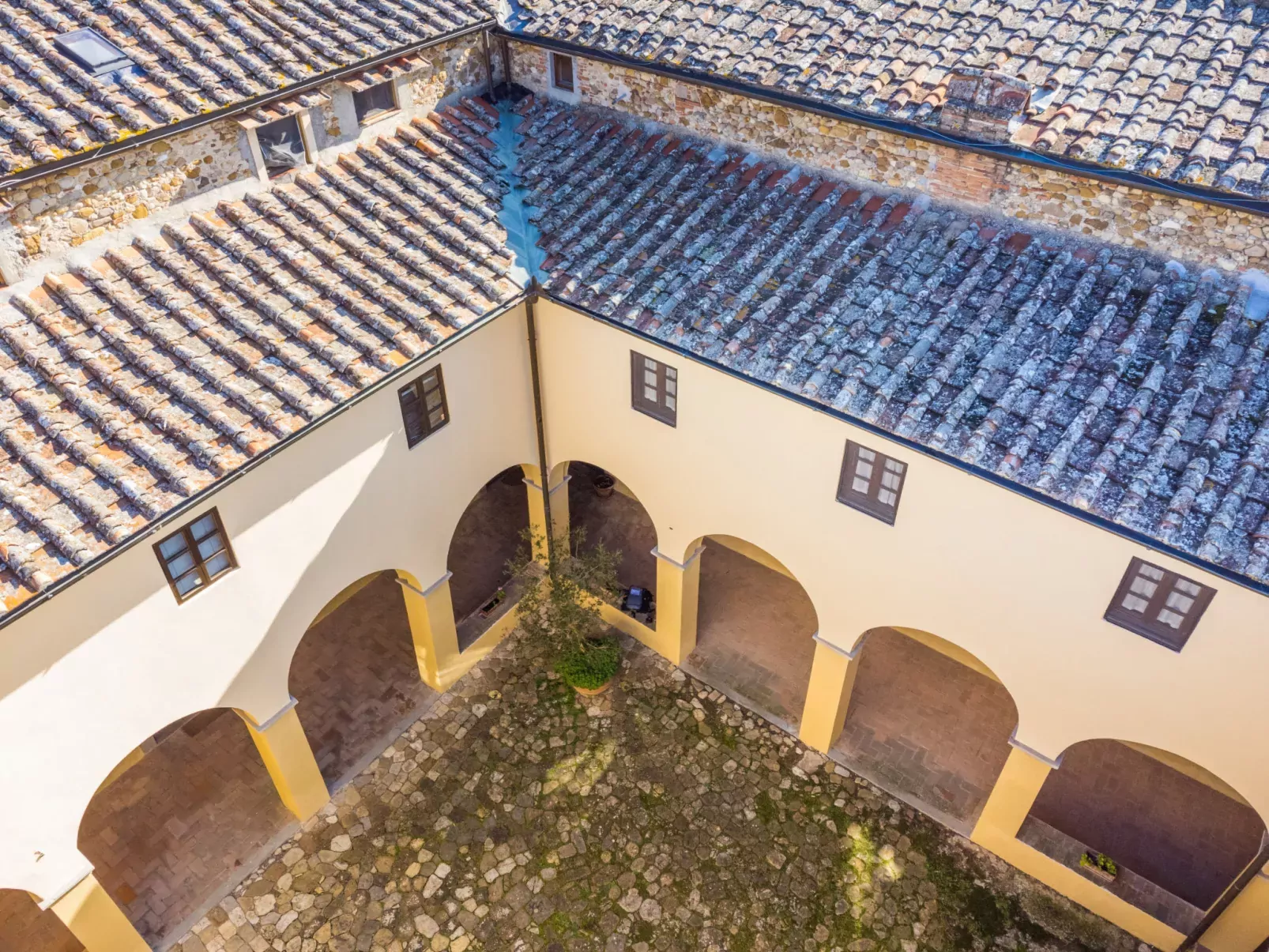 Il Convento-Outside