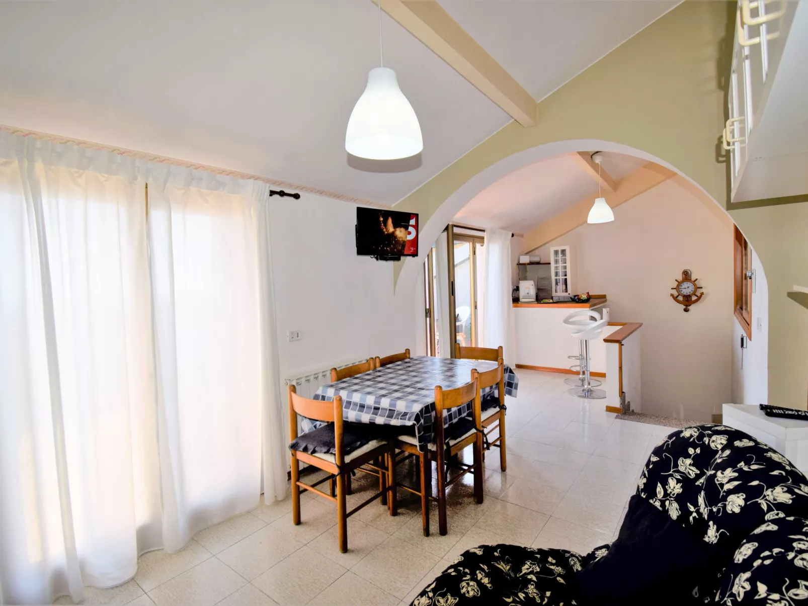 New Etna view-Inside
