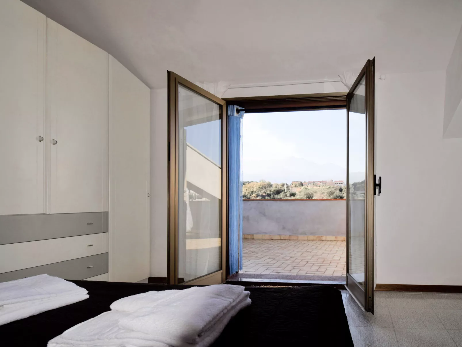 New Etna view-Inside
