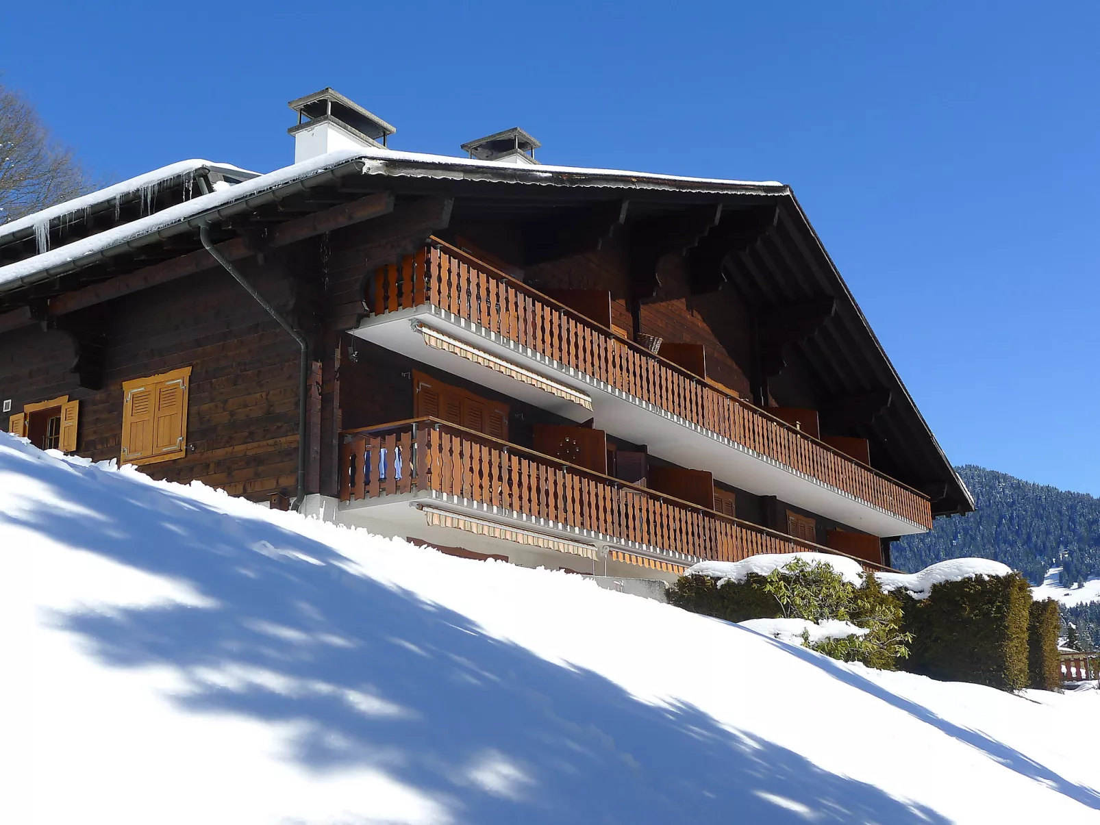 Les Aiguilles d'Argent 10-Outside