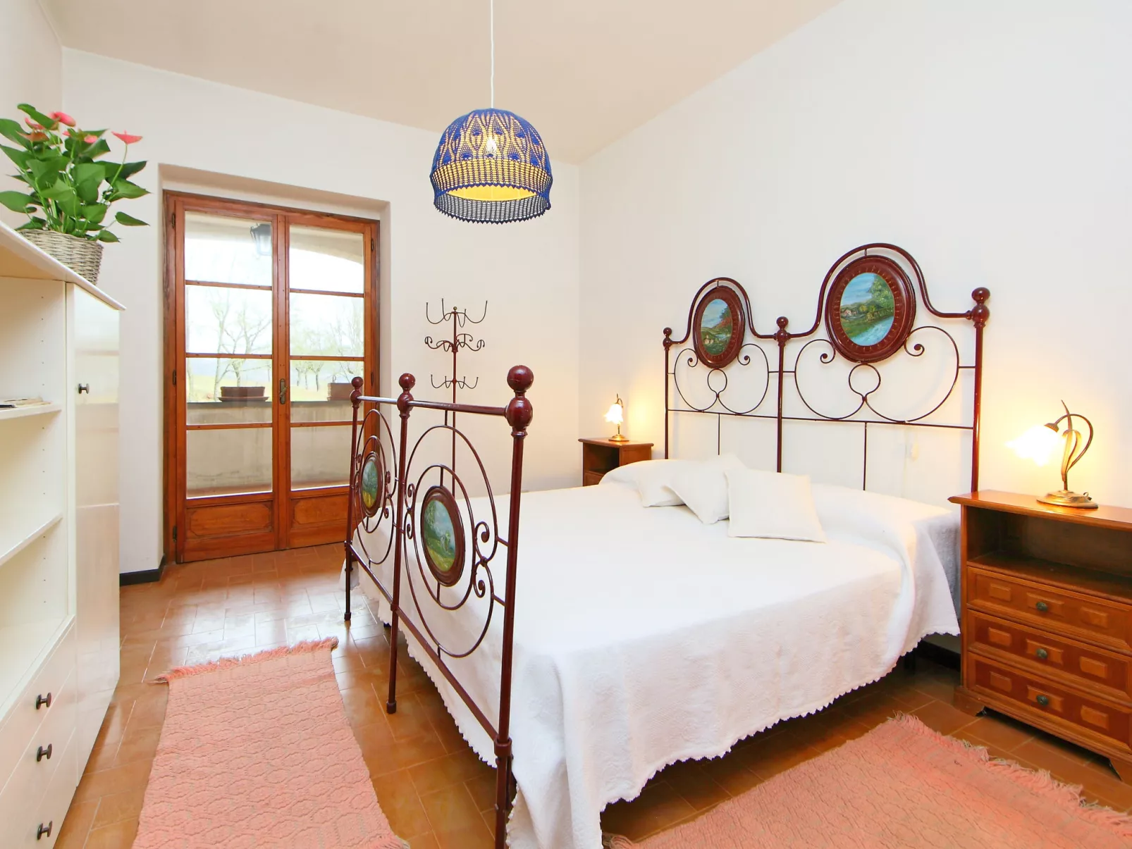 Montebello-Inside