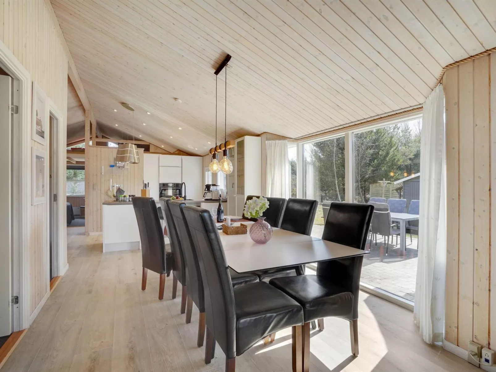 "Sighbiorn" - 950m from the sea-Inside