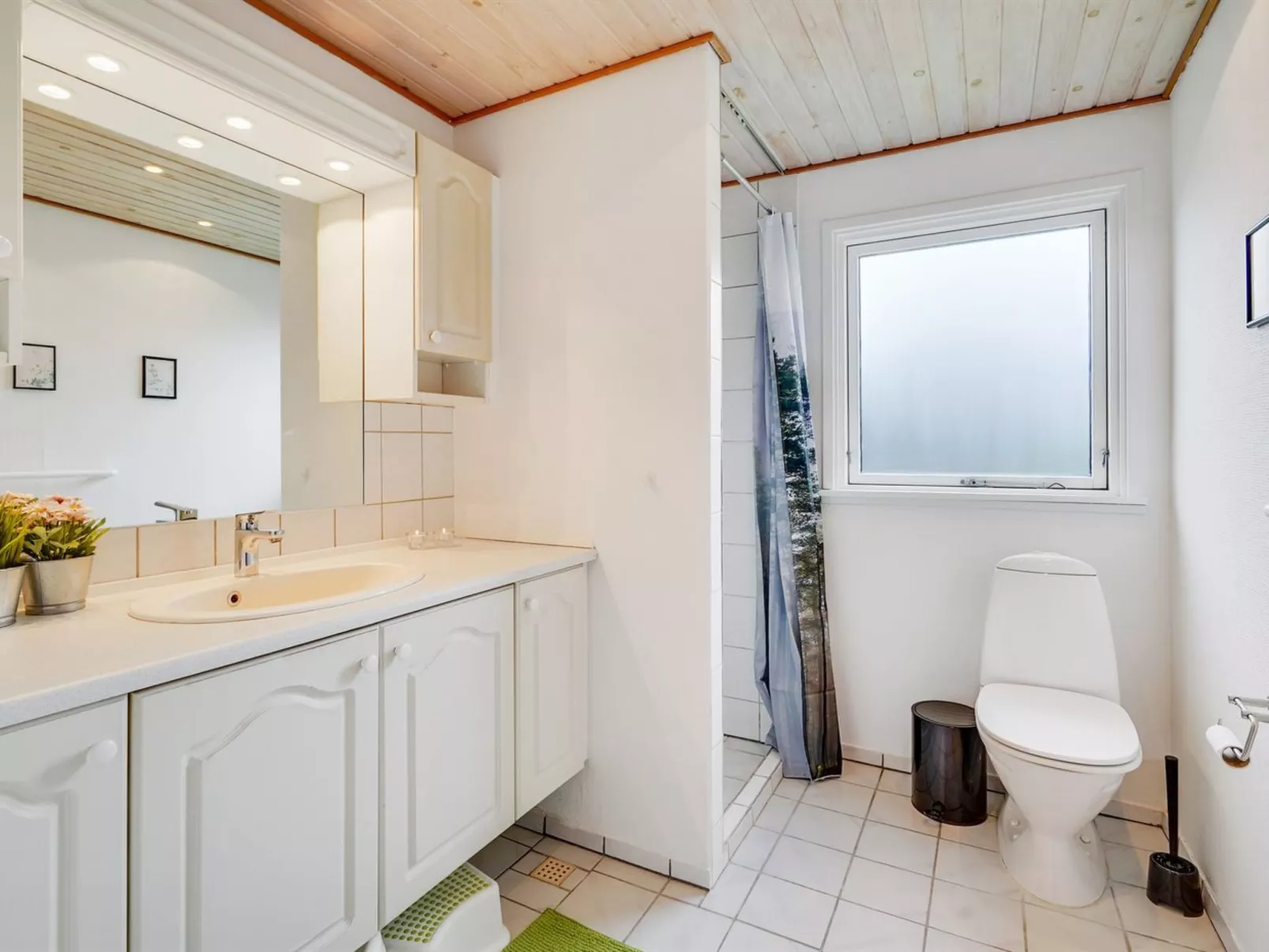 "Erikgine" - 170m from the sea-Inside