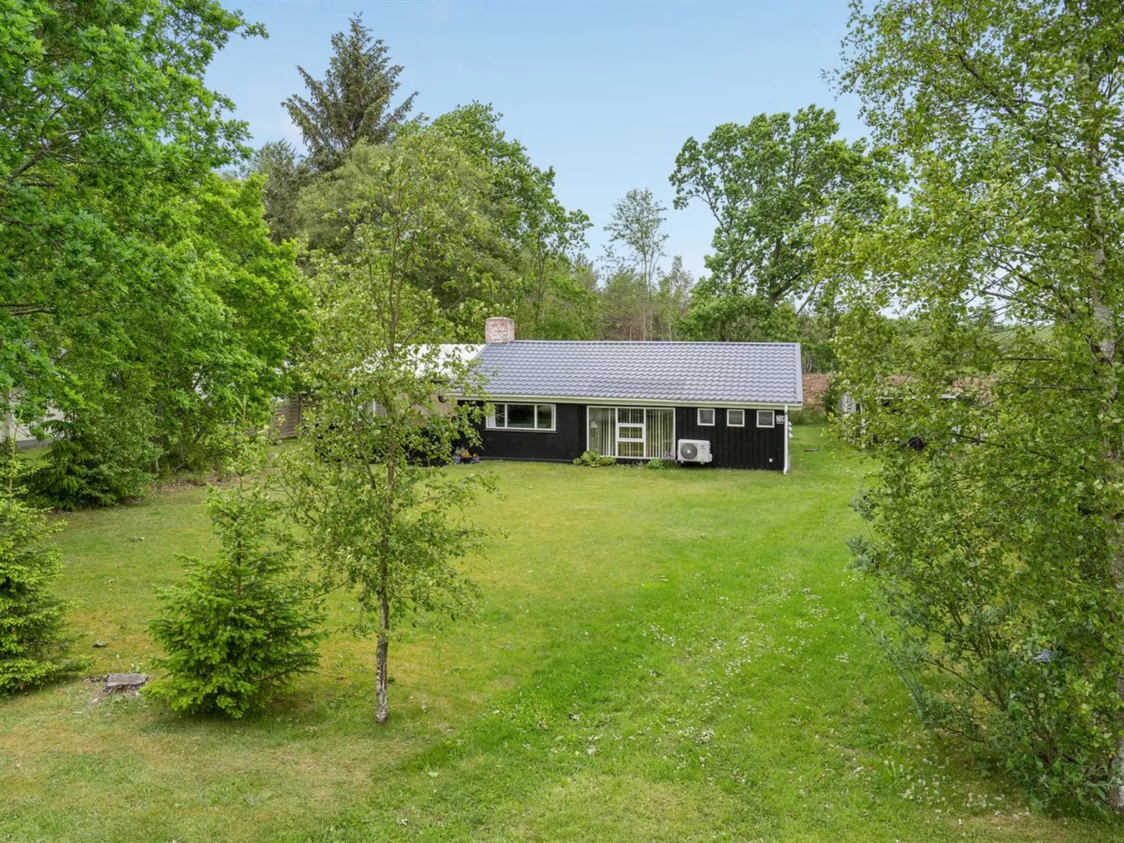 "Erikgine" - 170m from the sea-Outside