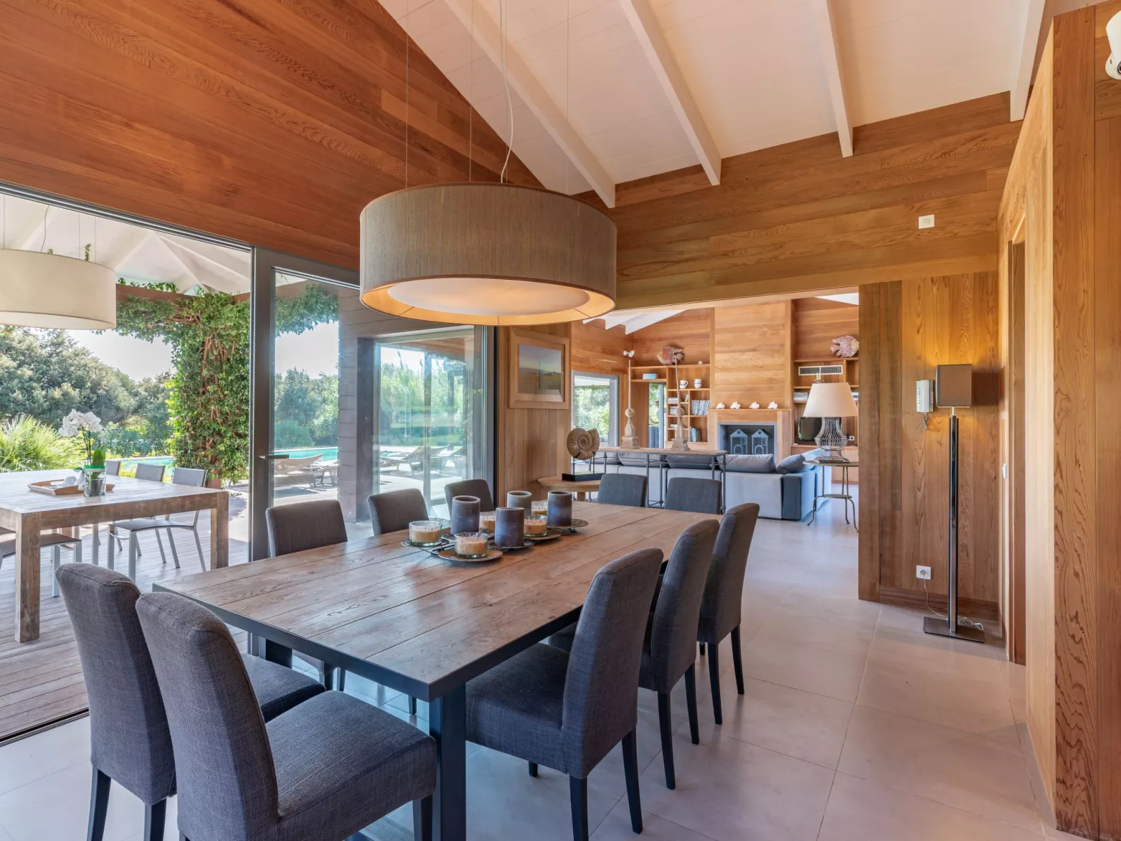 Villa Lavezzi-Inside