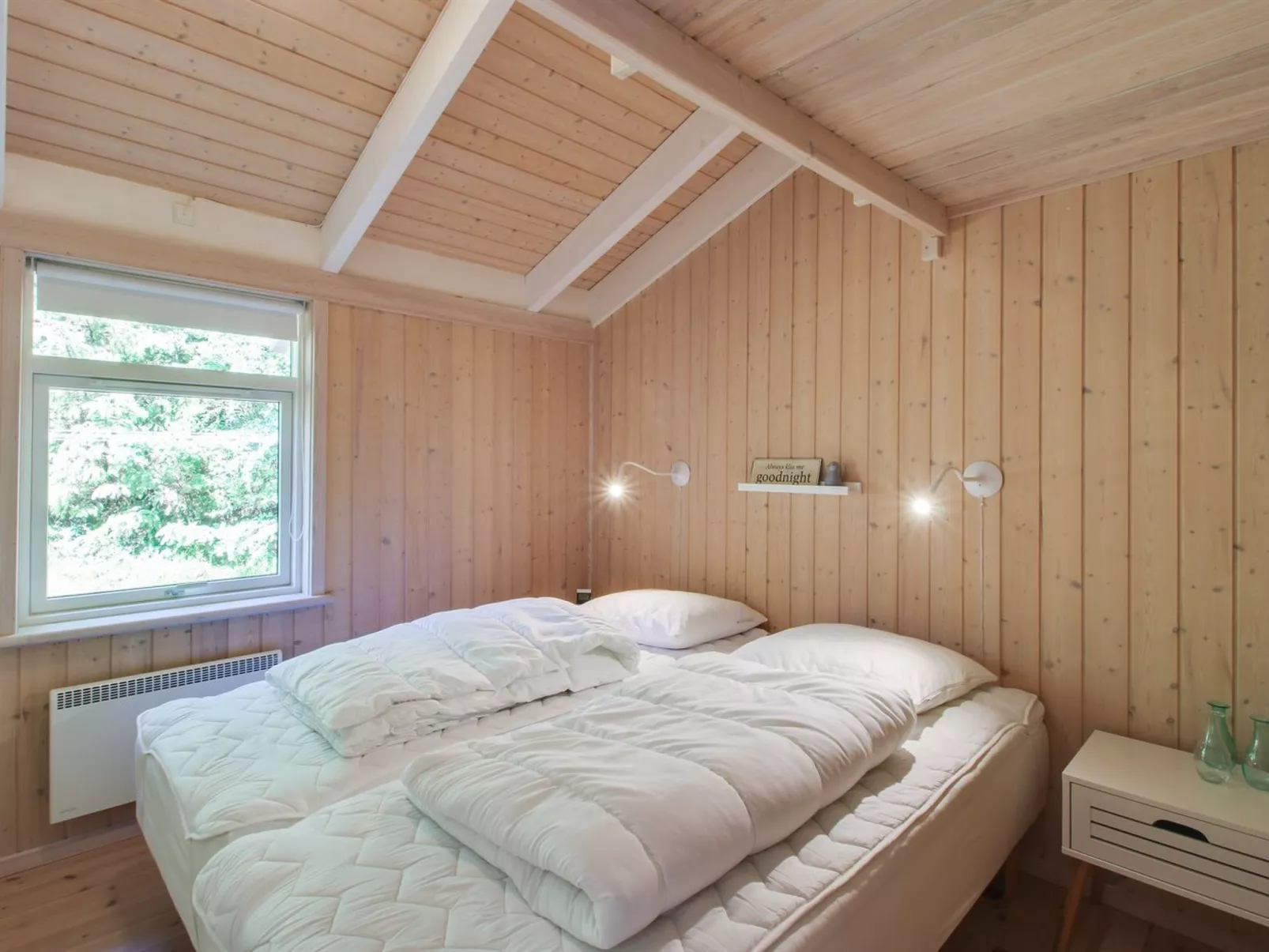 "Stak" - 1.9km from the sea-Inside