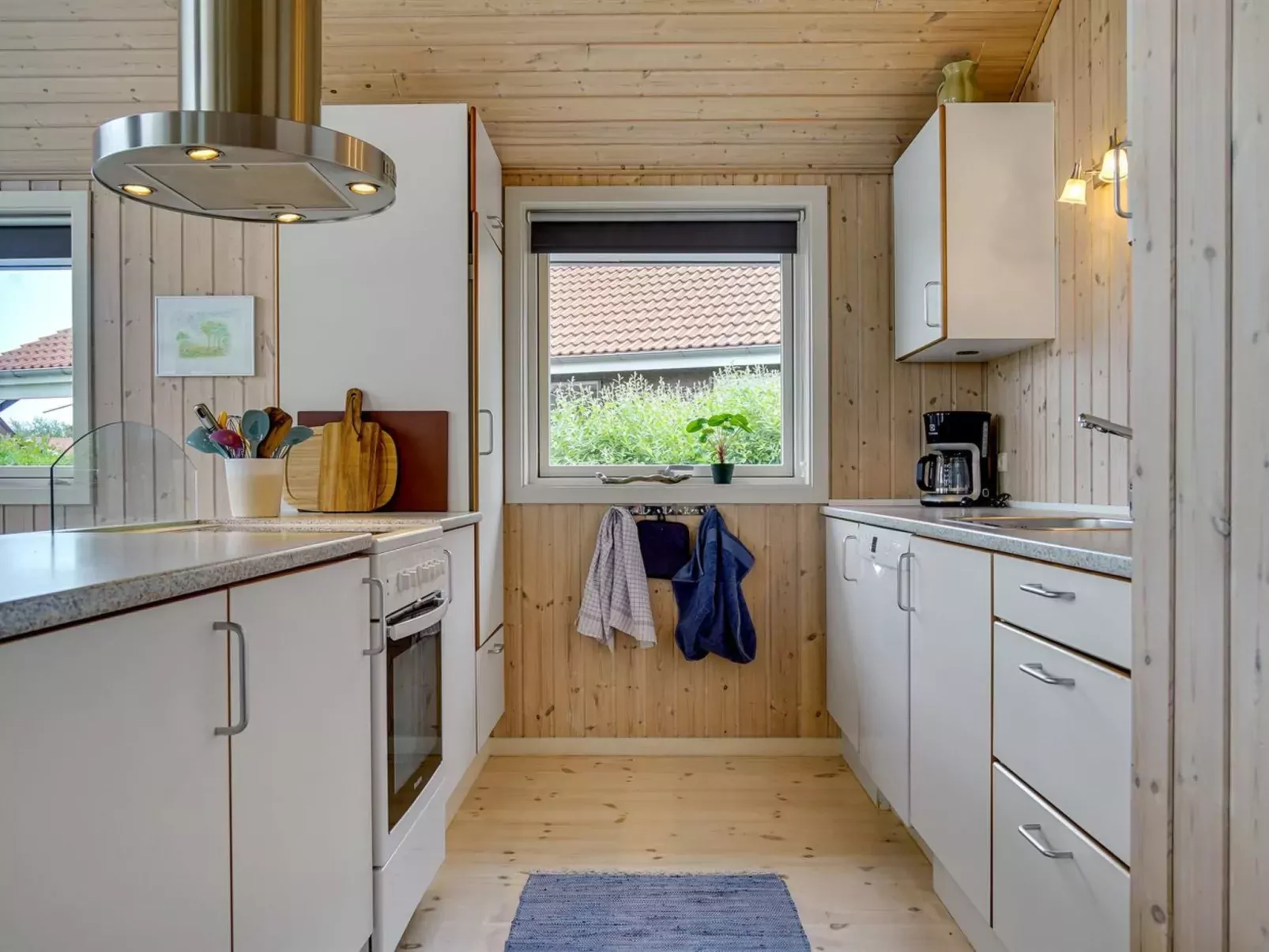 "Yalene" - 1.2km from the sea-Inside