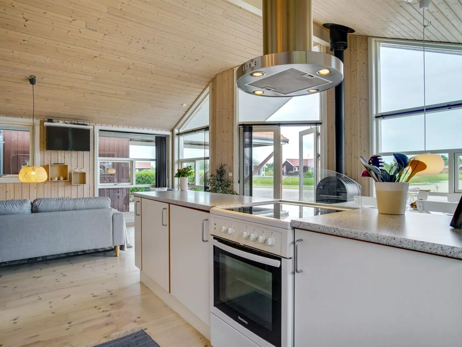 "Yalene" - 1.2km from the sea-Inside