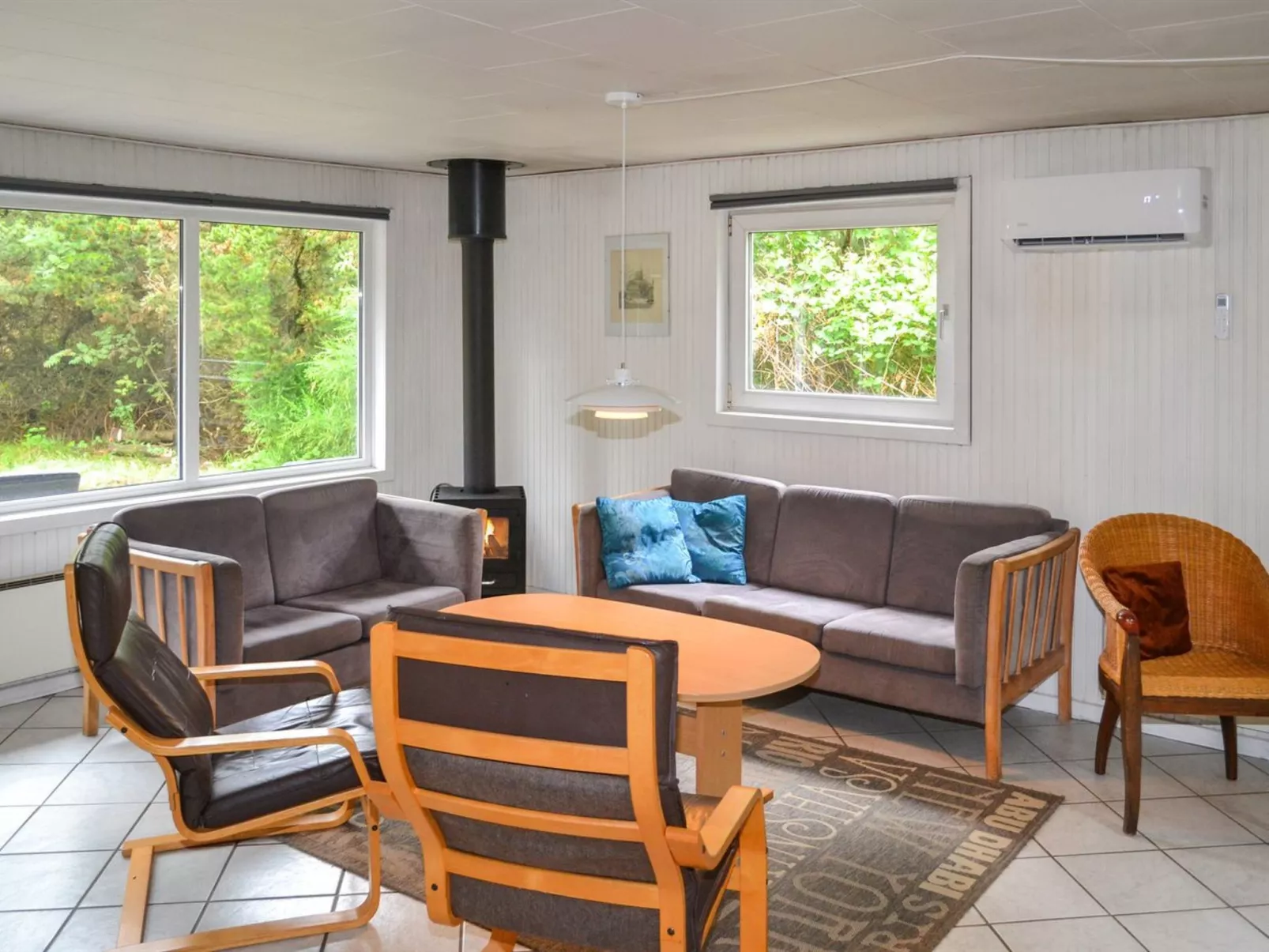 "Arnold" - 3.3km from the sea-Inside