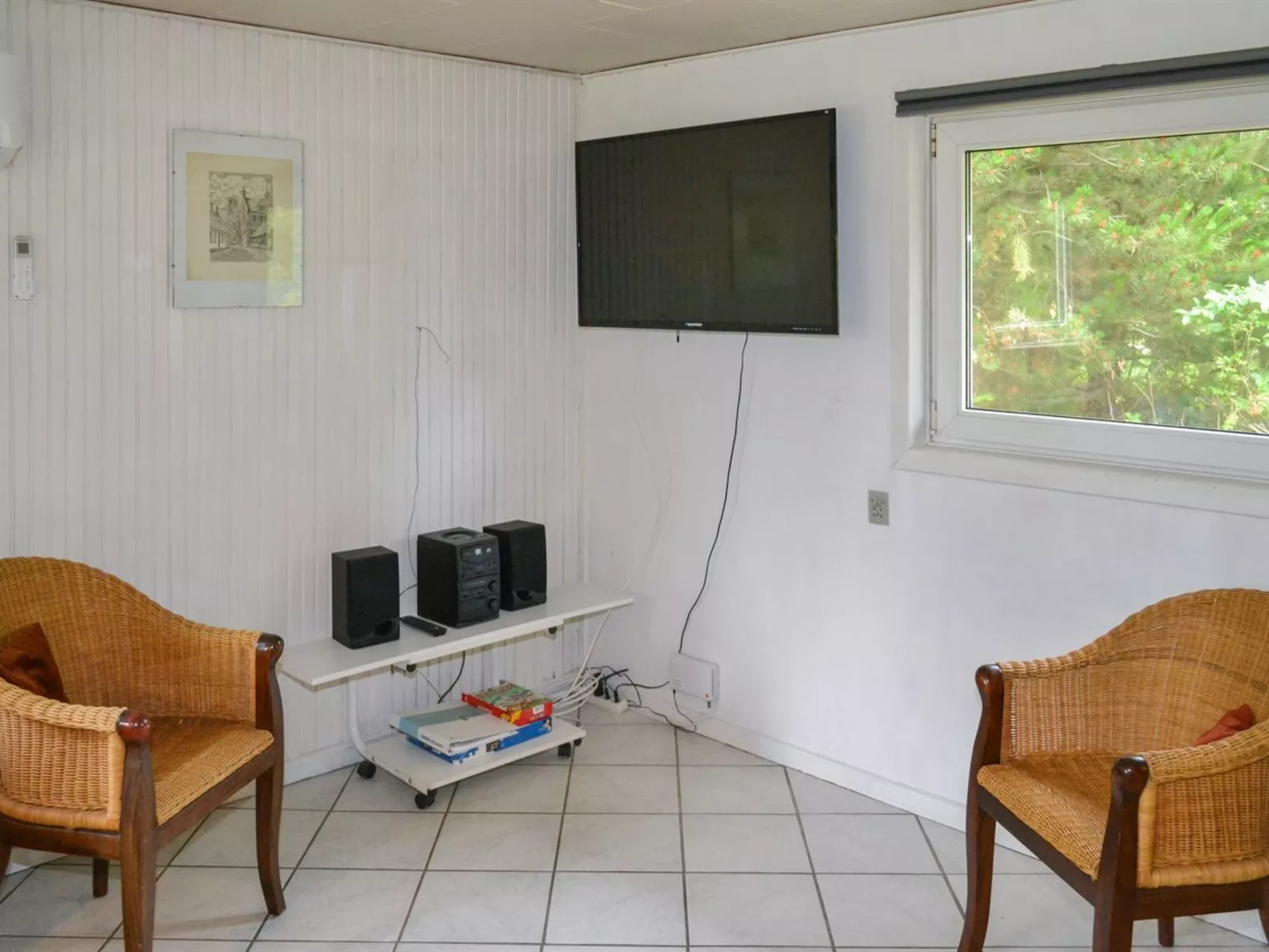 "Arnold" - 3.3km from the sea-Inside