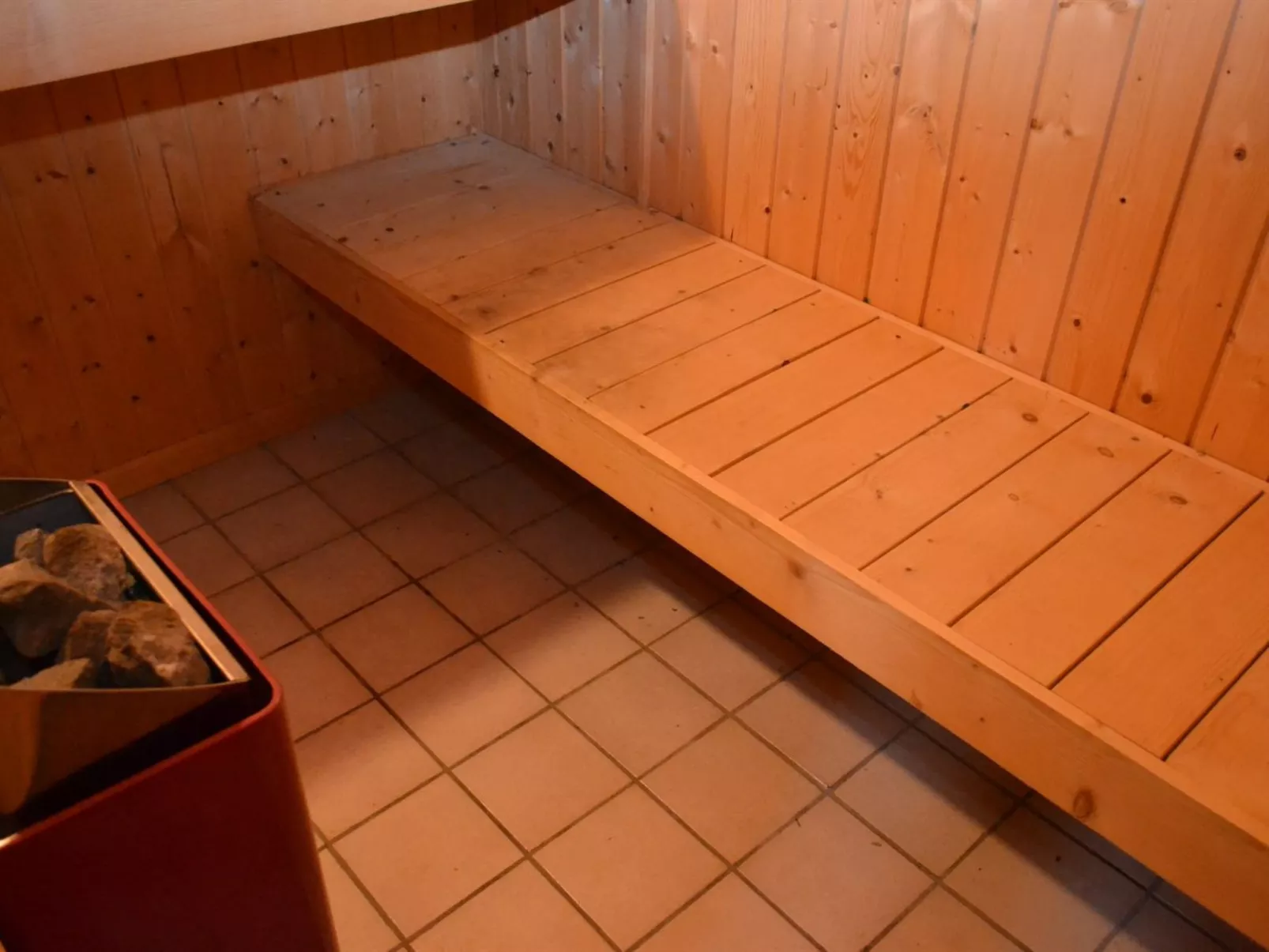 "Arnold" - 3.3km from the sea-Inside