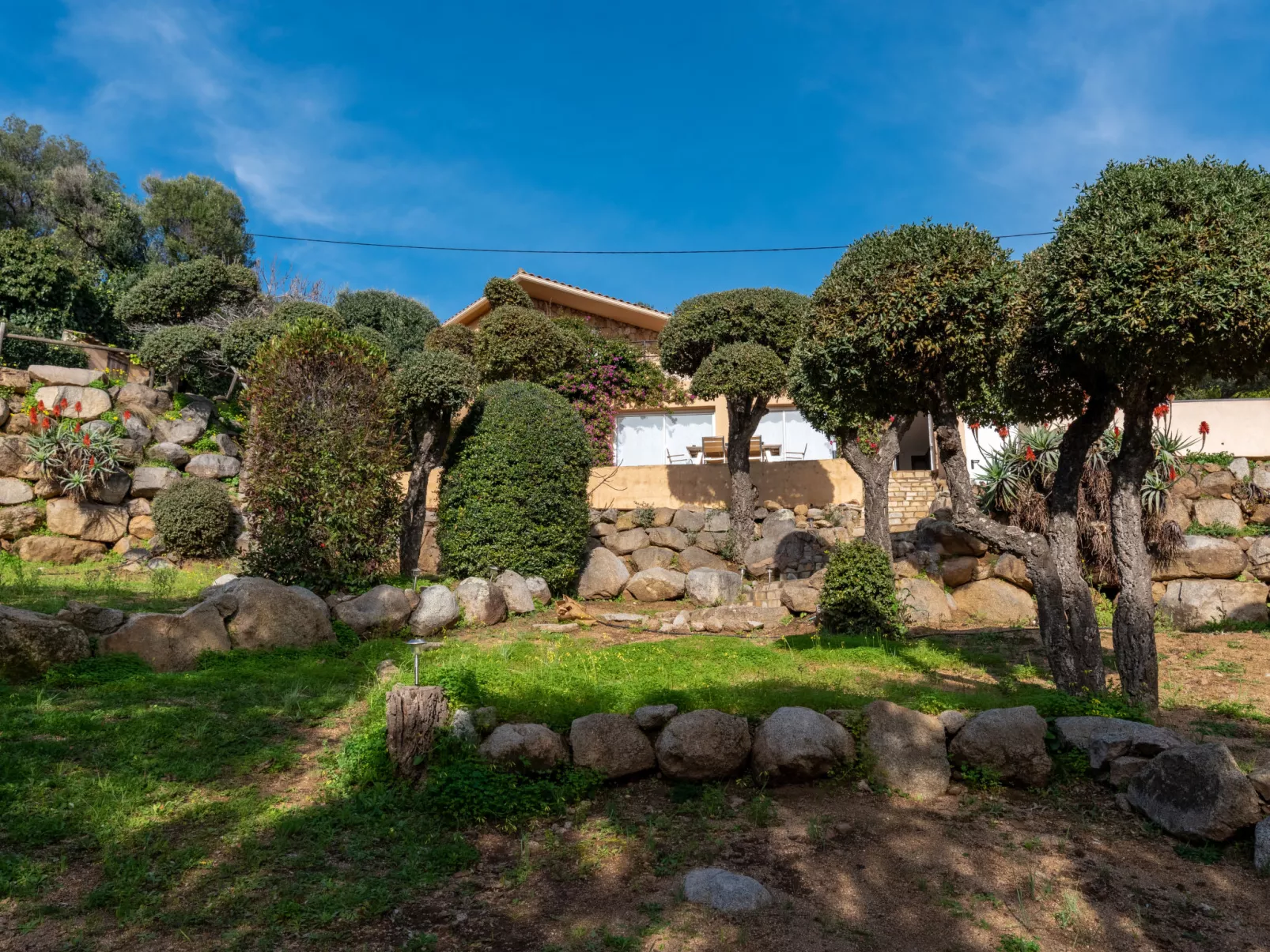 Villa Sognu-Outside