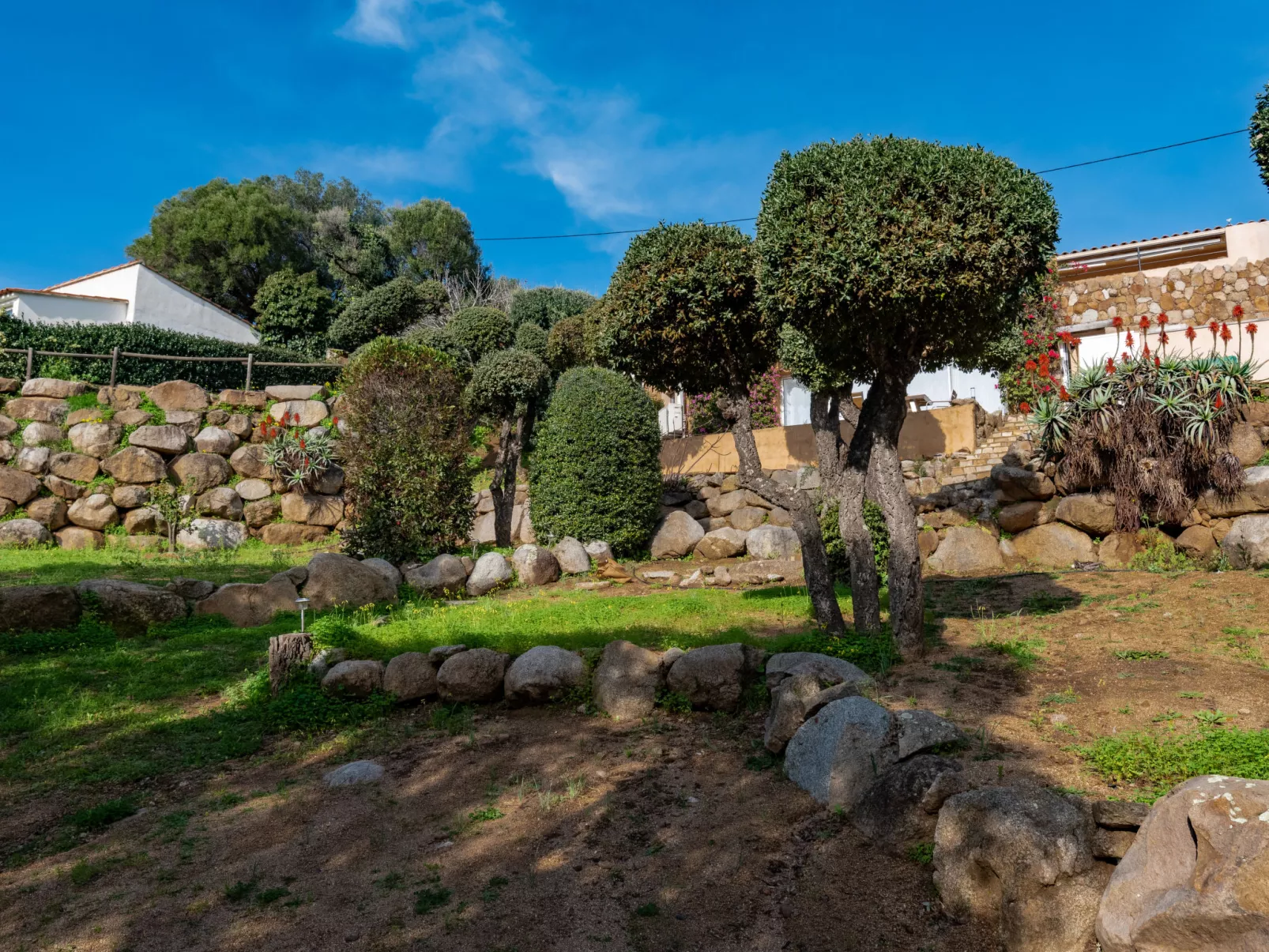 Villa Sognu-Outside