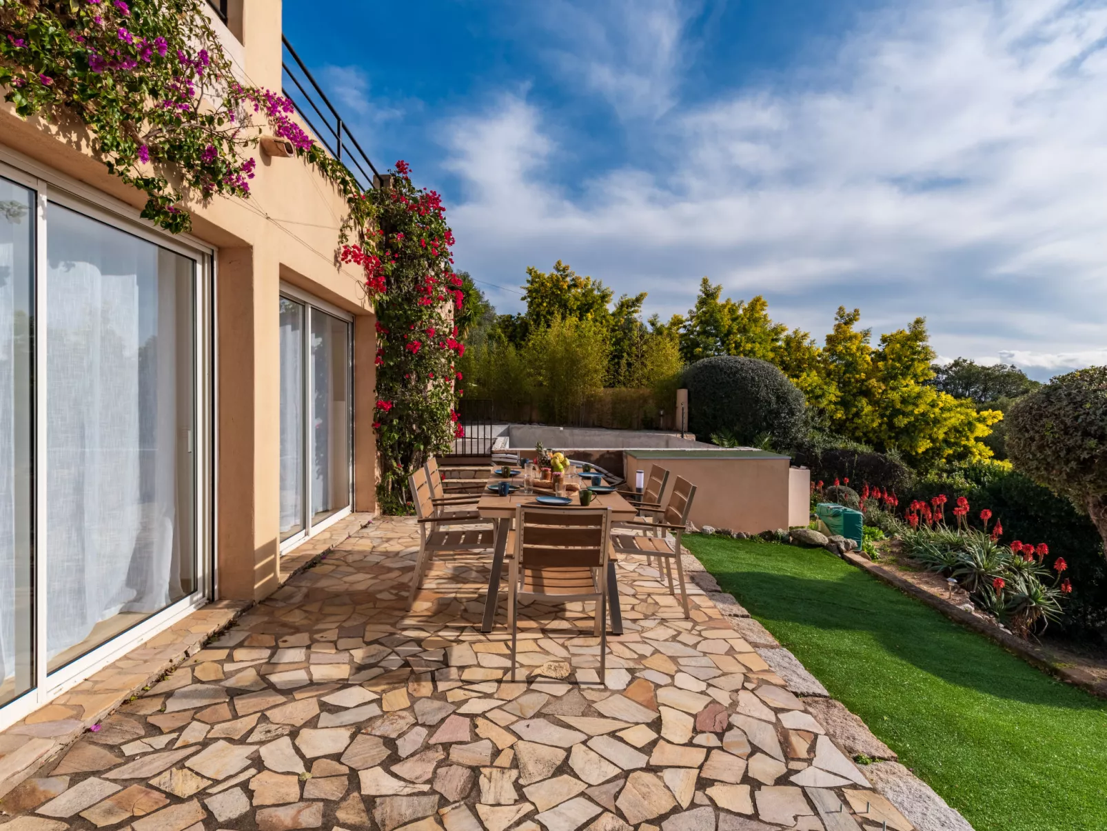 Villa Sognu-Outside