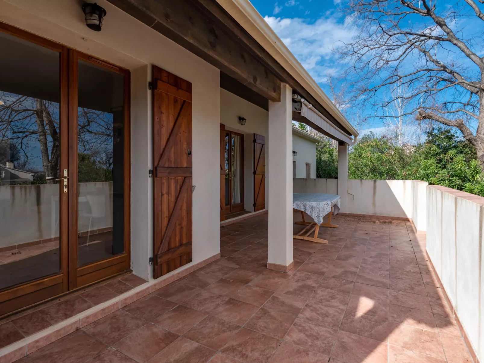 Agula Marina-Outside