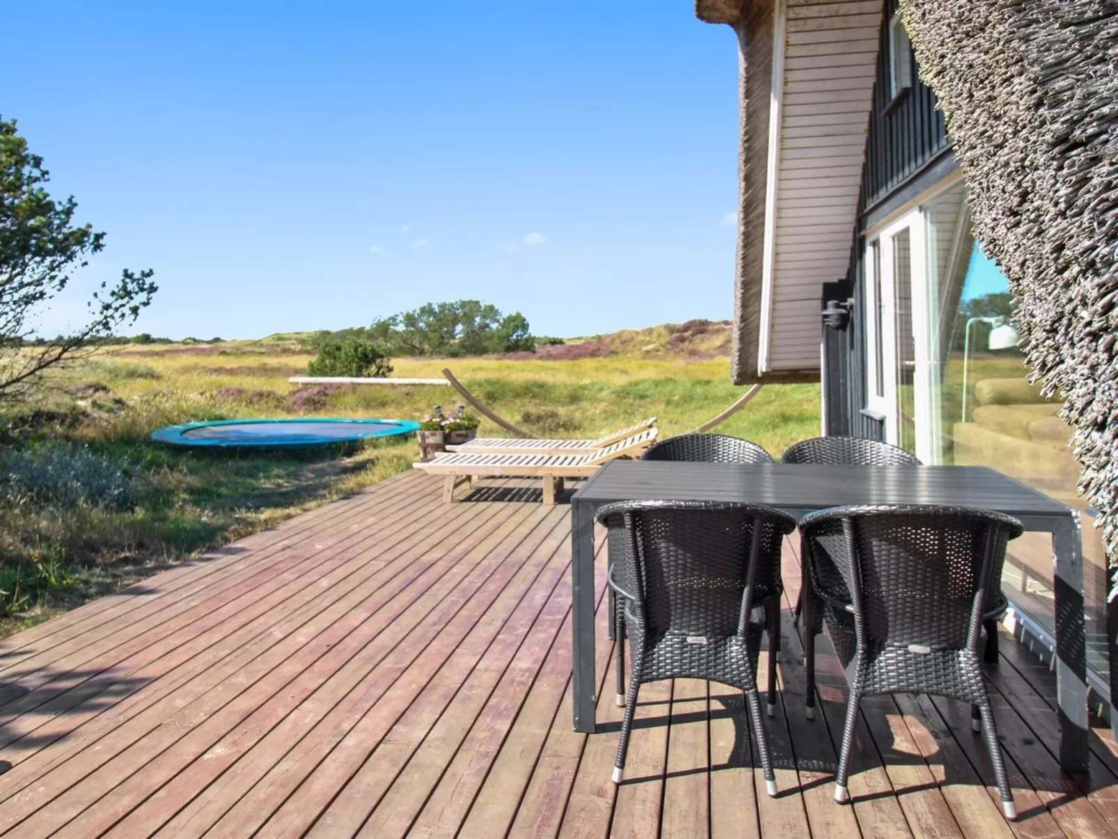 "Edvi" - 1.6km from the sea-Outside