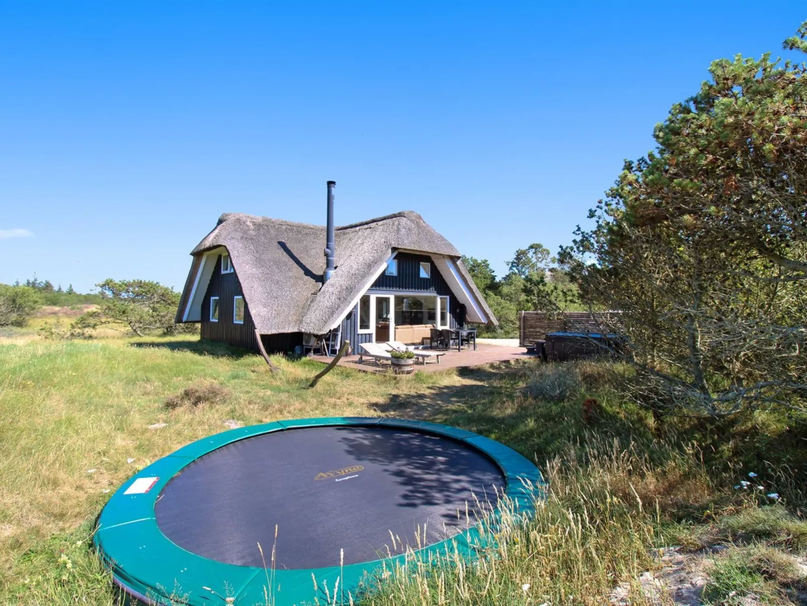 "Edvi" - 1.6km from the sea-Outside