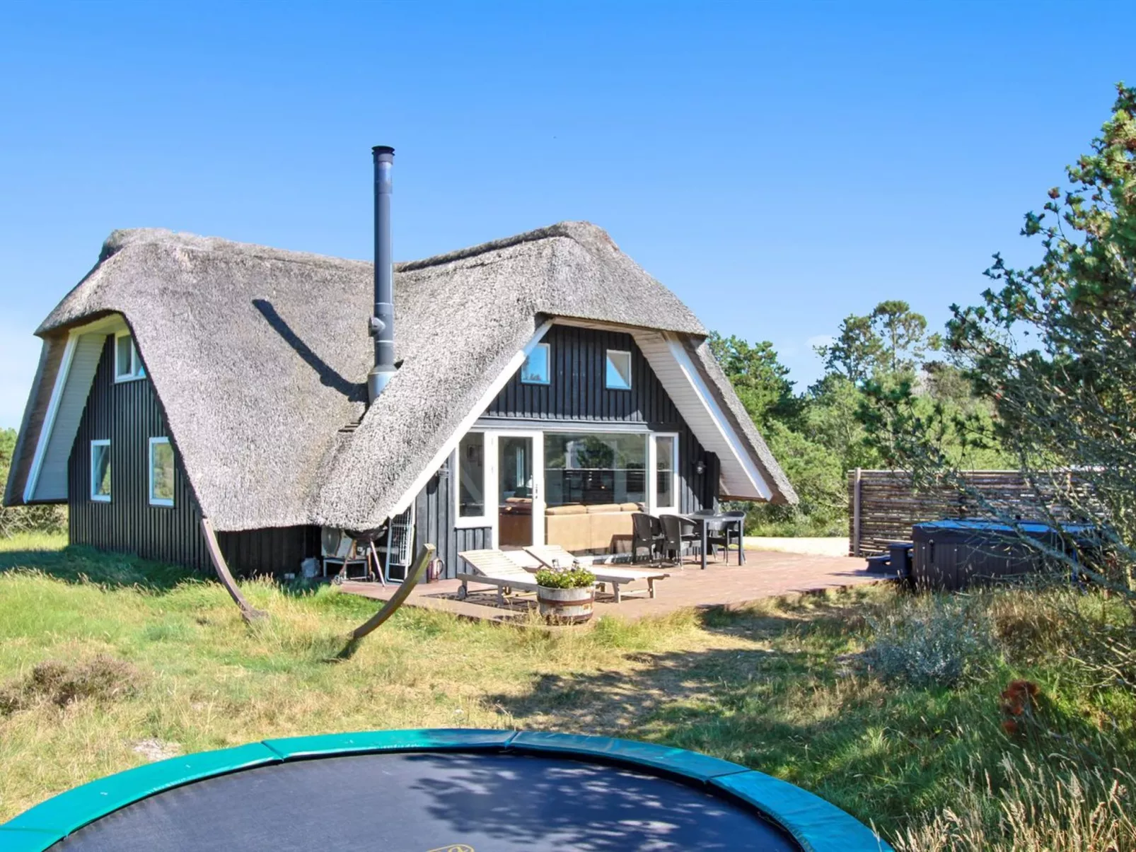 "Edvi" - 1.6km from the sea-Outside