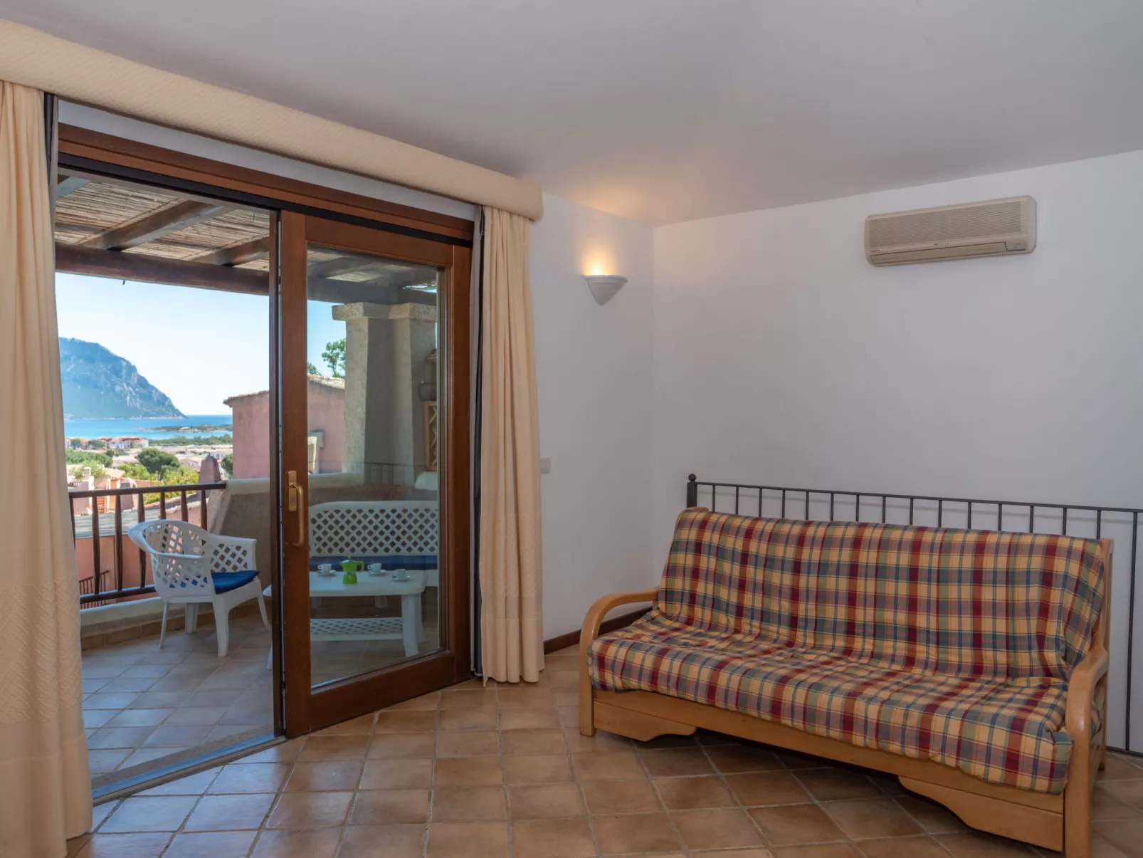 Corbezzolo 10 - Vista Village-Drinnen