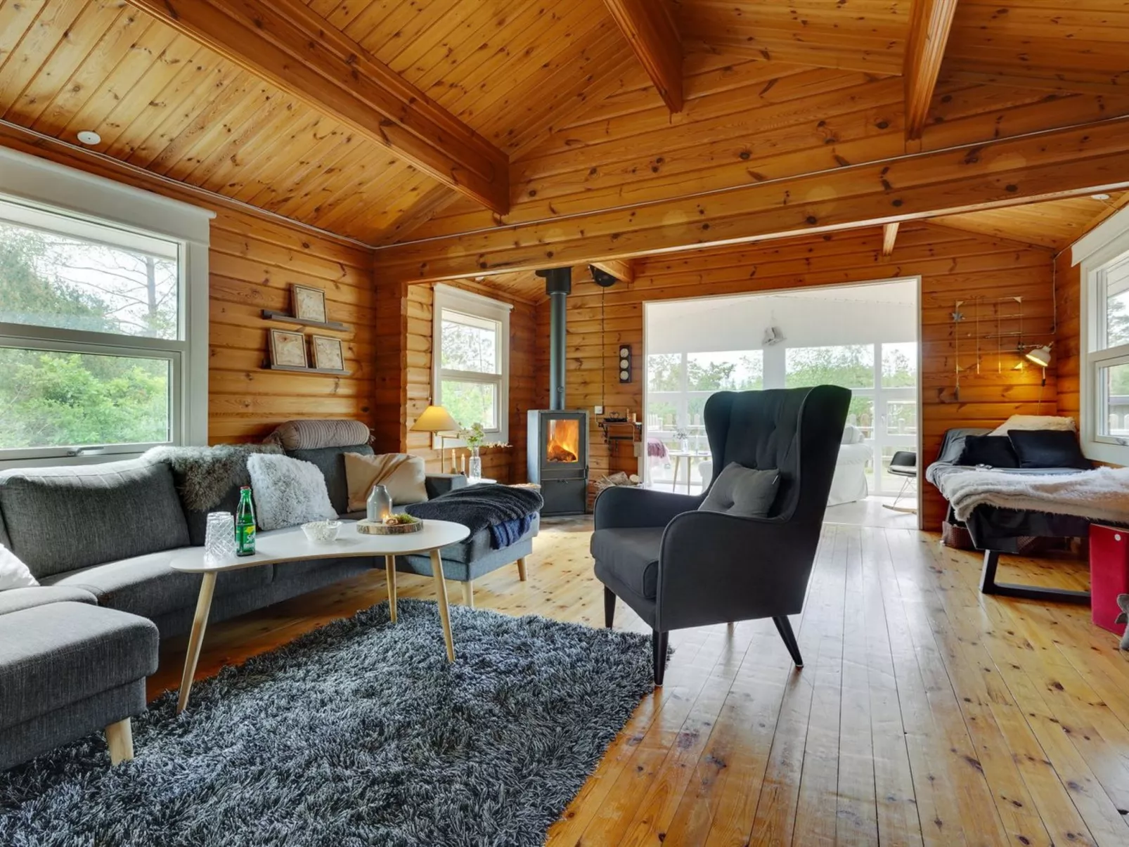 "Nahima" - 350m from the sea-Inside