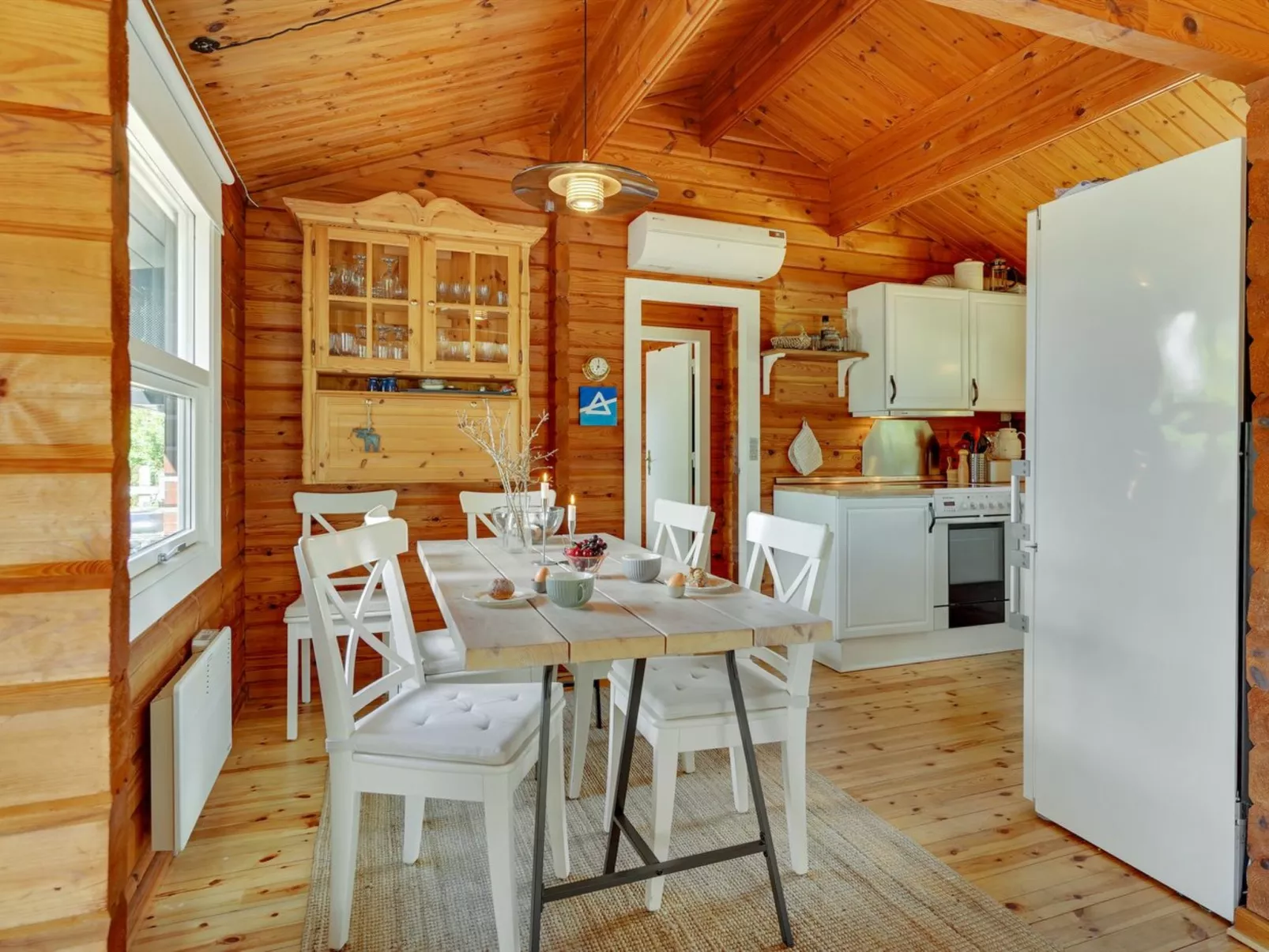 "Nahima" - 350m from the sea-Inside