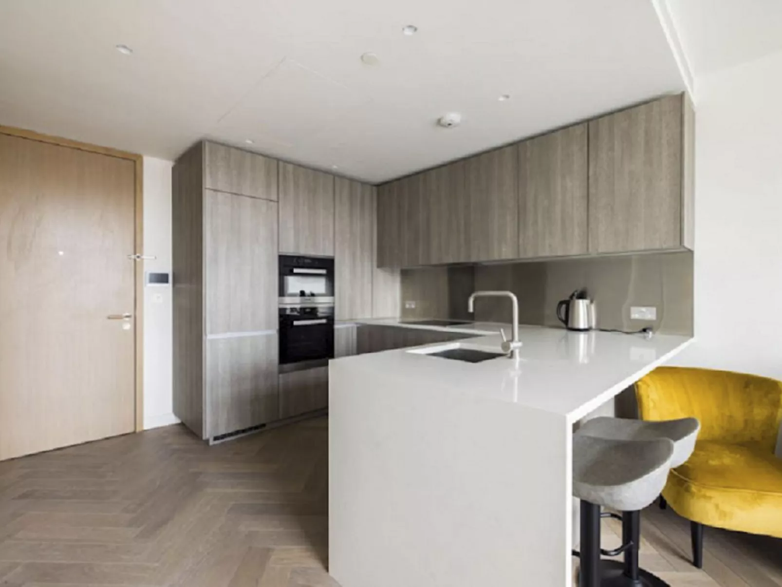Liverpool Street, Shoreditch-Inside