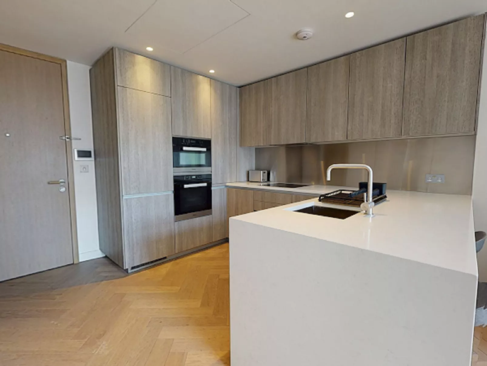 Liverpool Street, Shoreditch-Inside