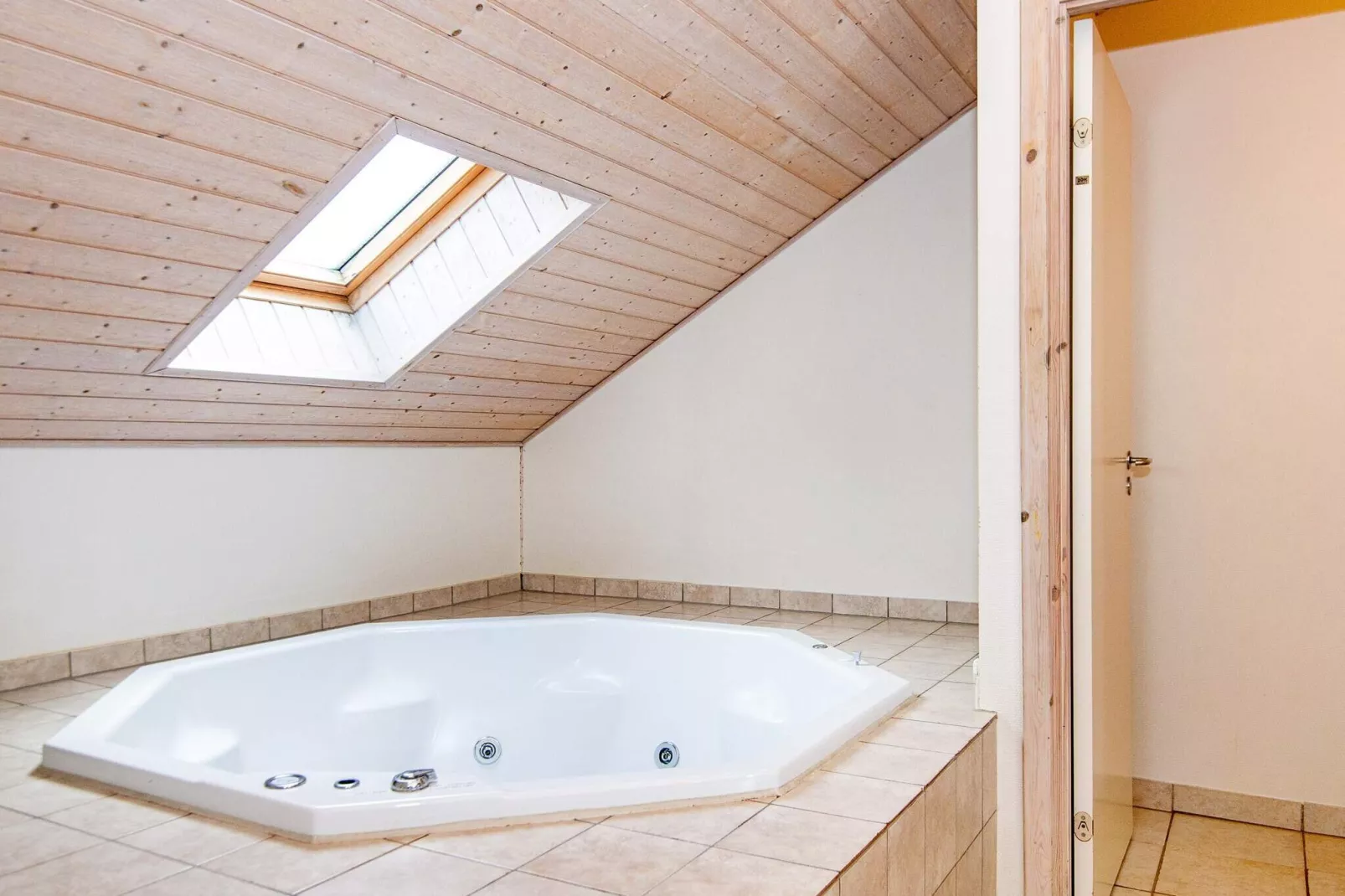 12 person holiday home in Ebeltoft-Indoor