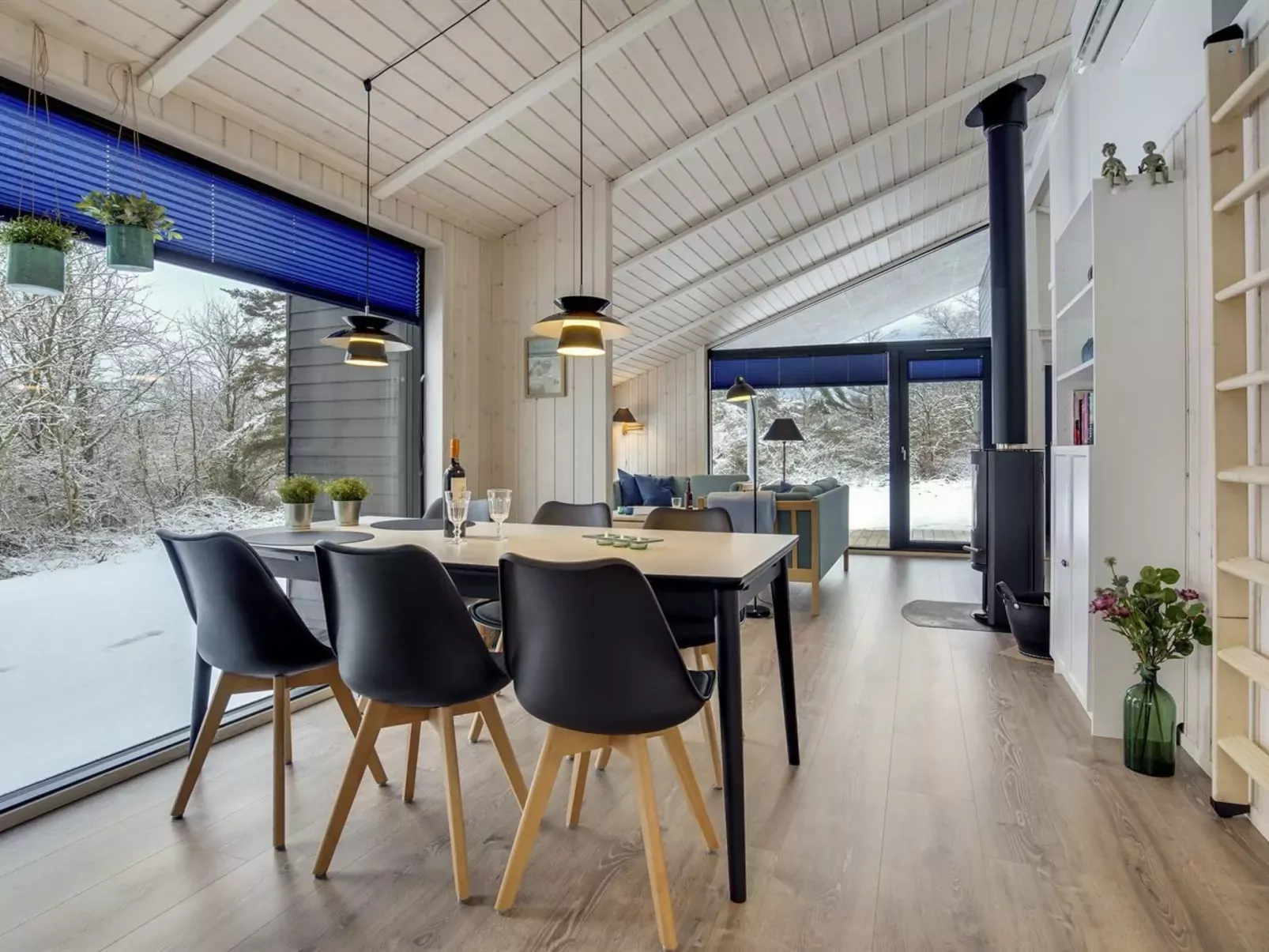 "Hildegard" - 1.5km from the sea-Inside