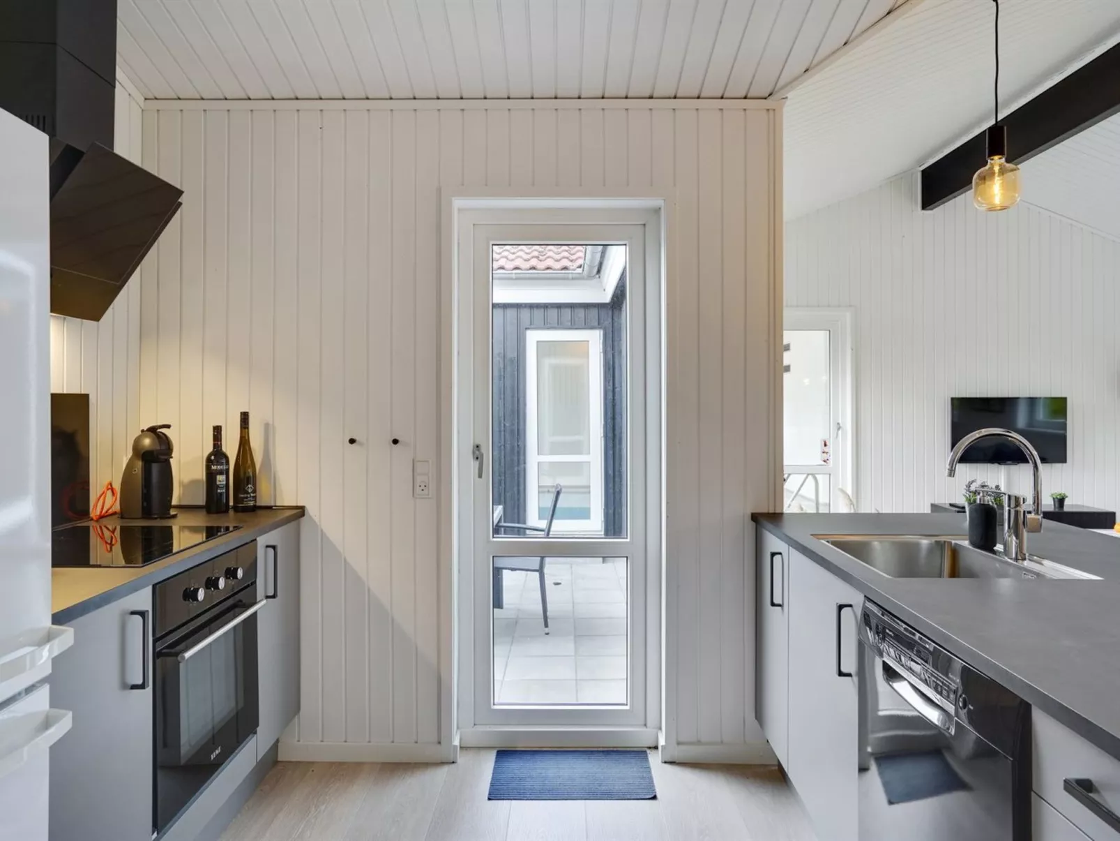 "Bjarki" - 800m from the sea-Inside
