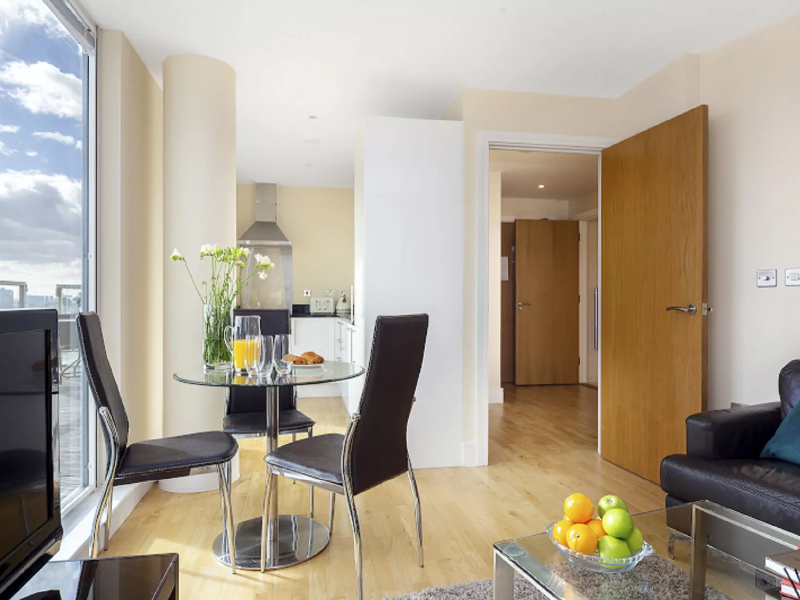 Lanterns Court-Inside