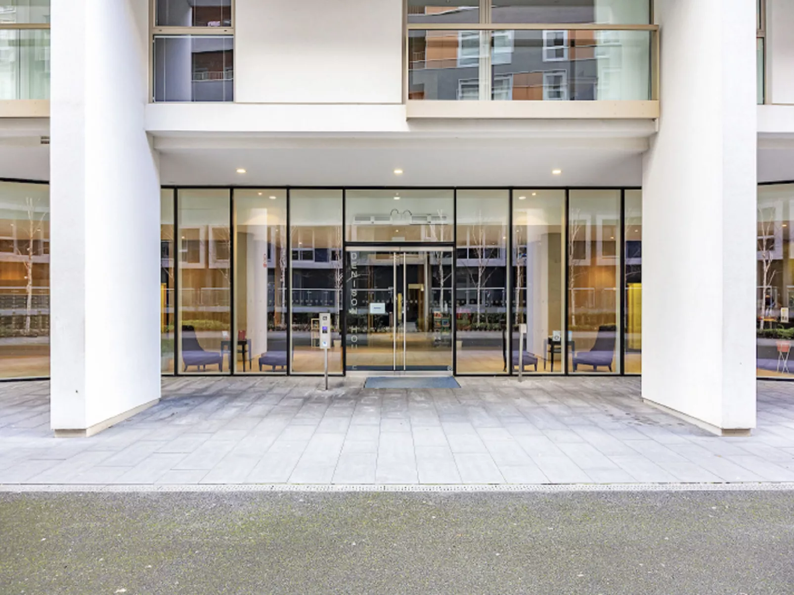 Lanterns Court-Inside