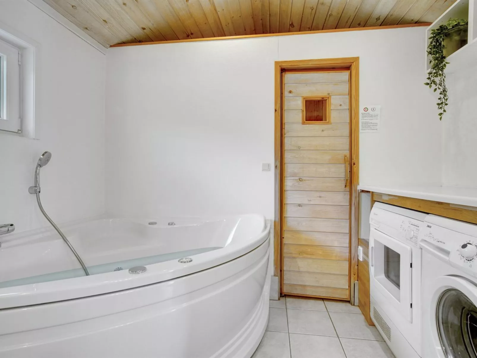 "Albina" - 844m from the sea-Inside