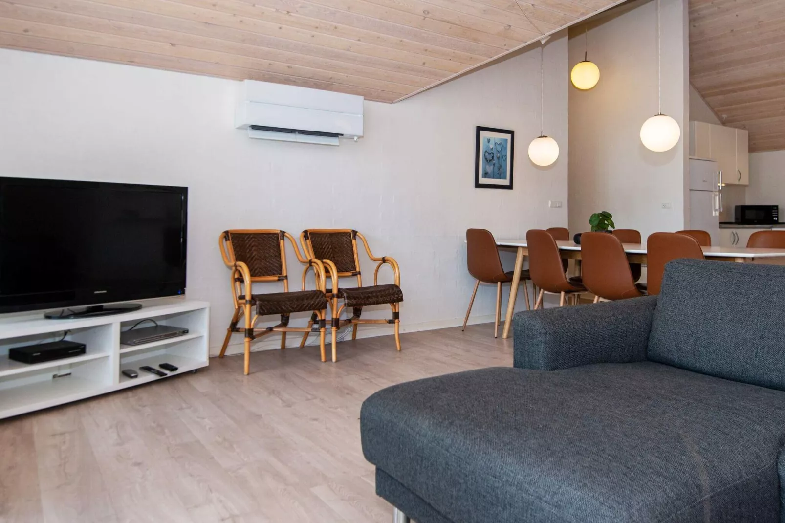 8 person holiday home in Glesborg