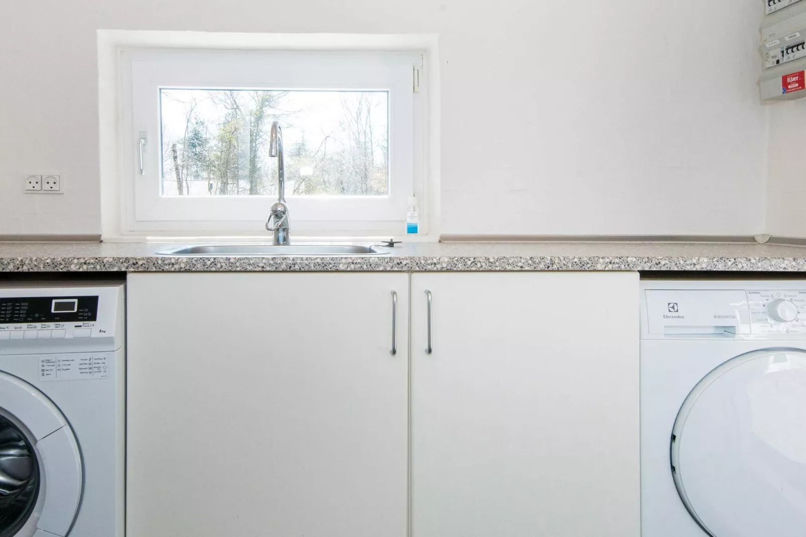 8 person holiday home in Glesborg-Indoor