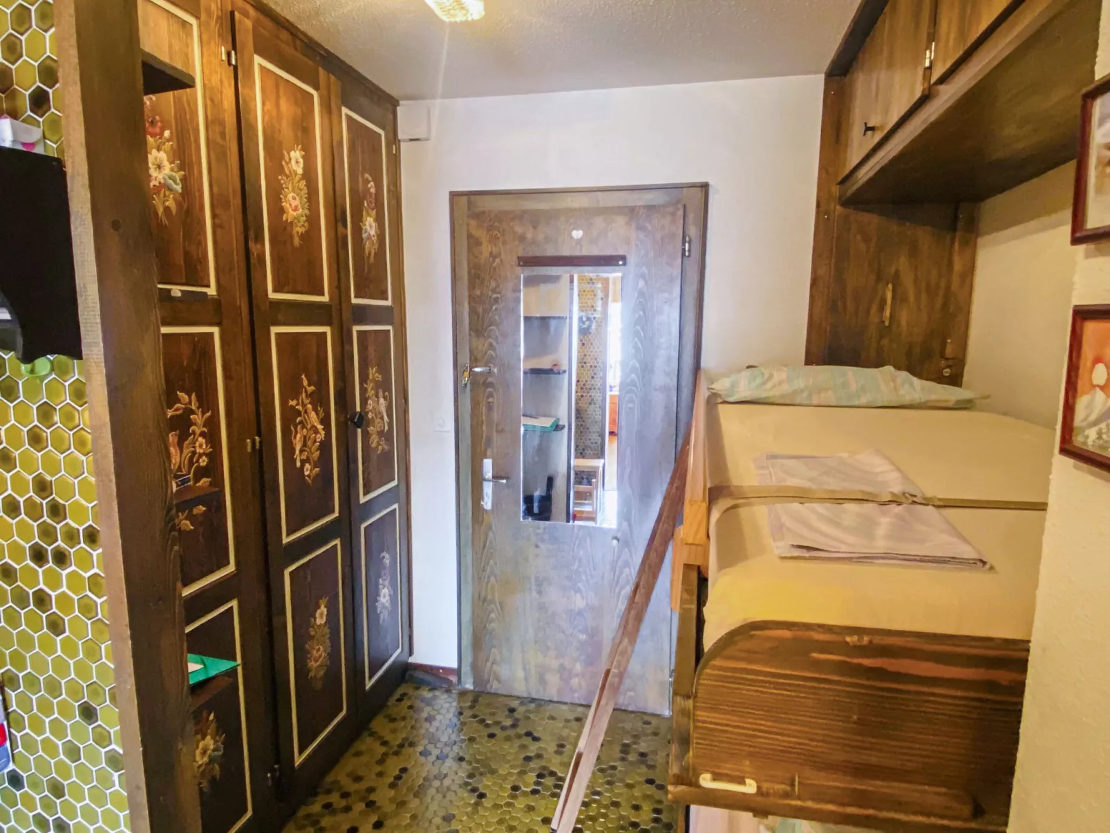 Hameau A04-Inside
