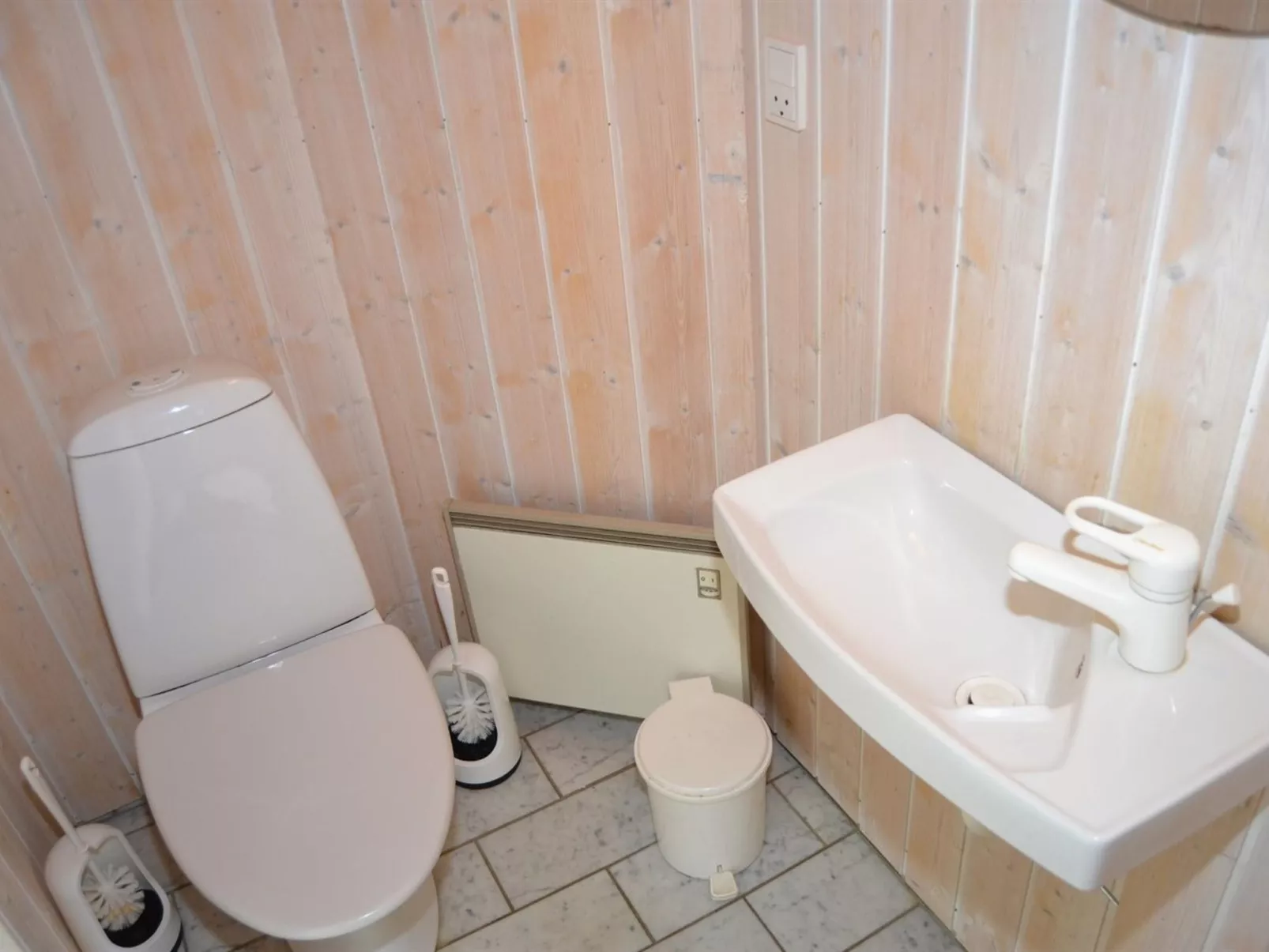 "Vivan" - 3.8km from the sea-Inside