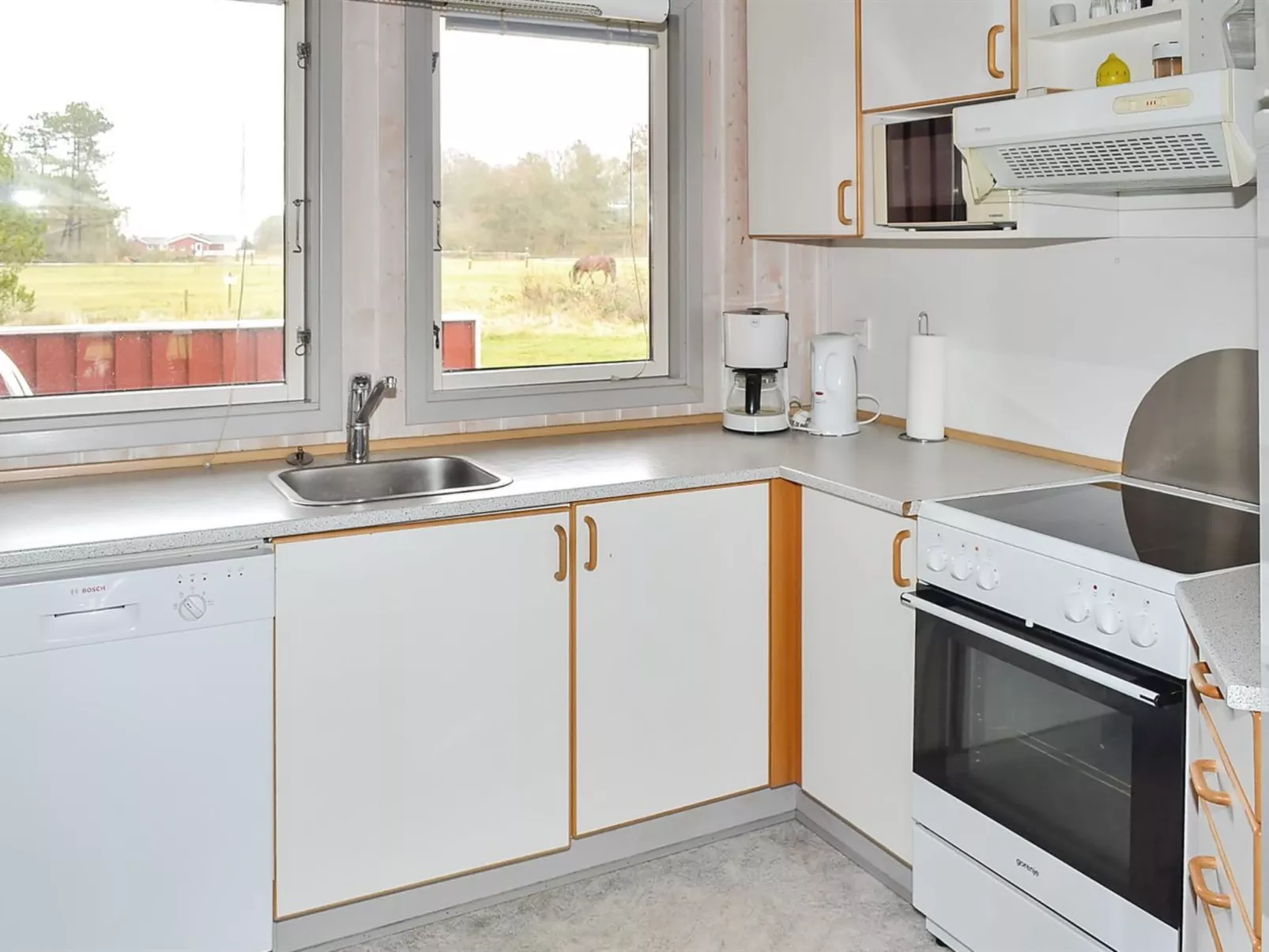 "Vivan" - 3.8km from the sea-Inside