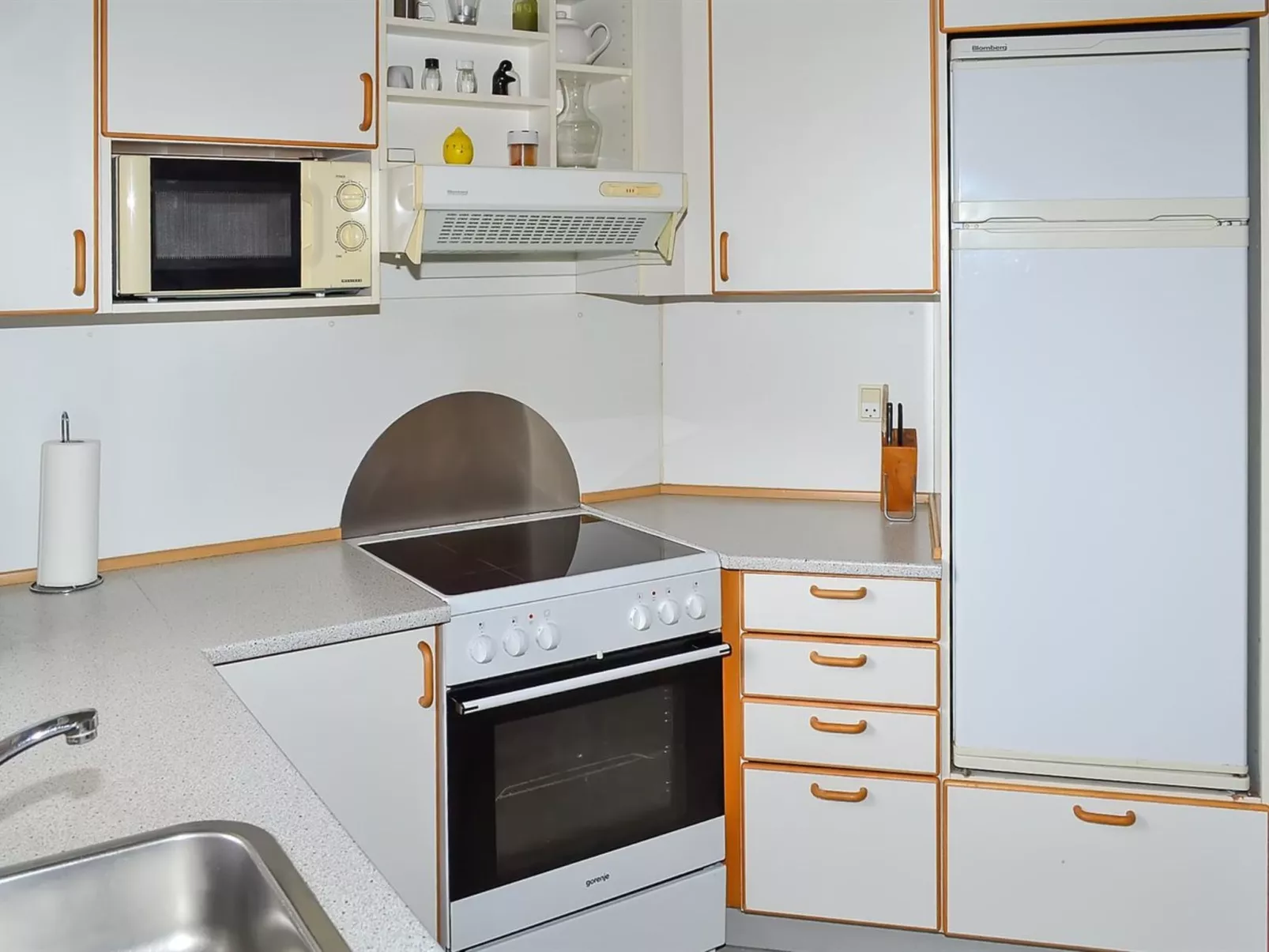 "Vivan" - 3.8km from the sea-Inside