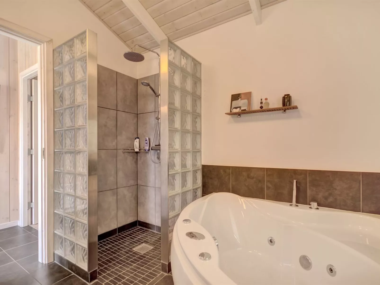 "Angelie" - 550m from the sea-Inside