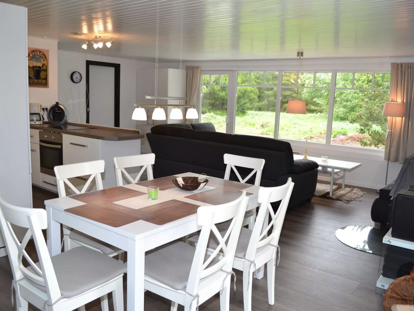 "Heidie" - 3.0km from the sea-Inside