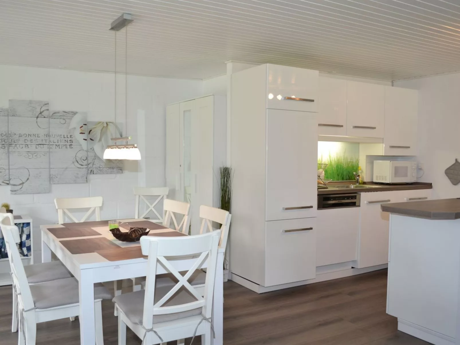 "Heidie" - 3.0km from the sea-Inside