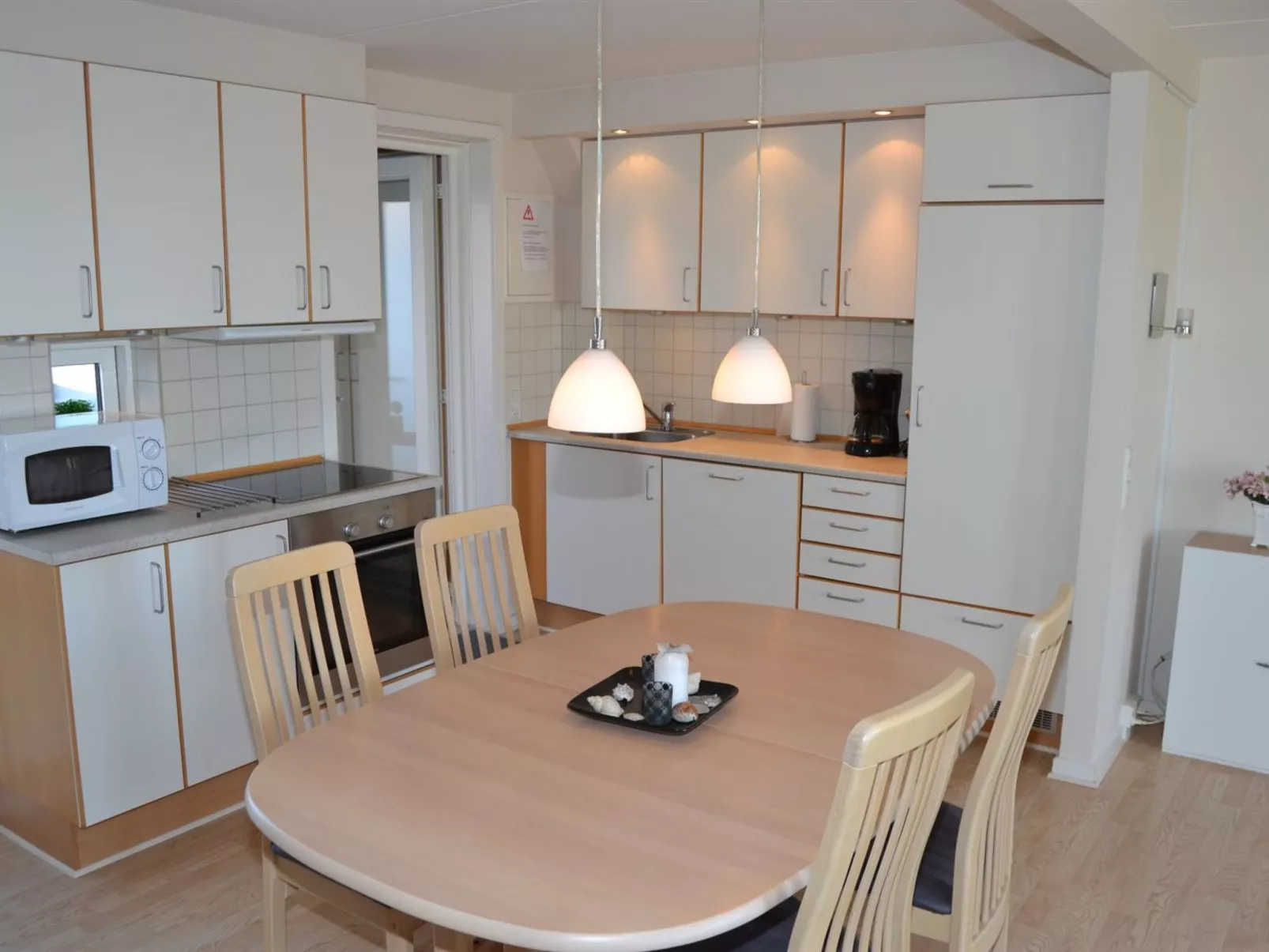 "Aappo" - 2.3km from the sea-Inside
